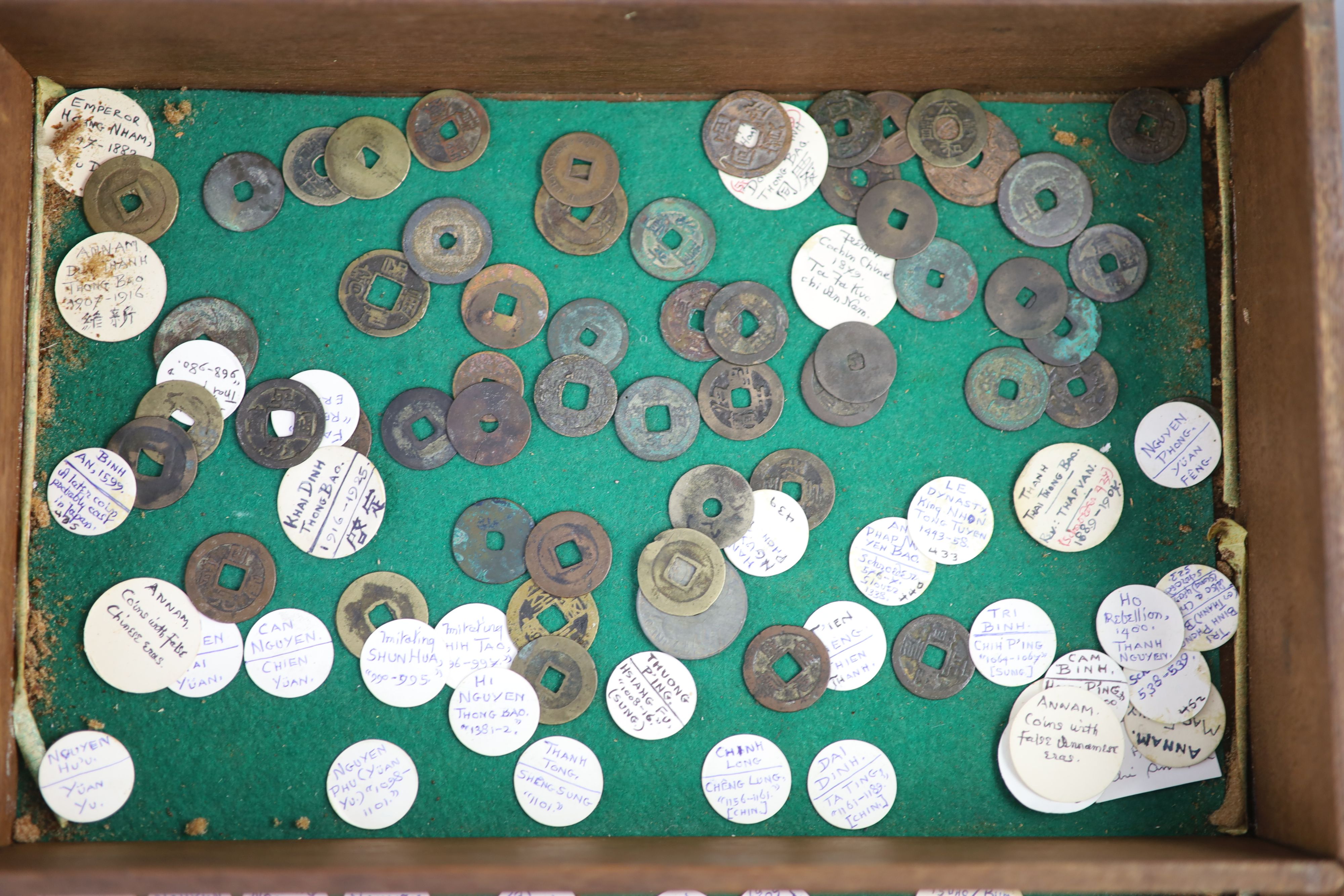 Vietnam, coins, Annam round cash, Lê dynasty (980-1009) to Nguyen dynasty (1802–1945), approximately - Bild 5 aus 6