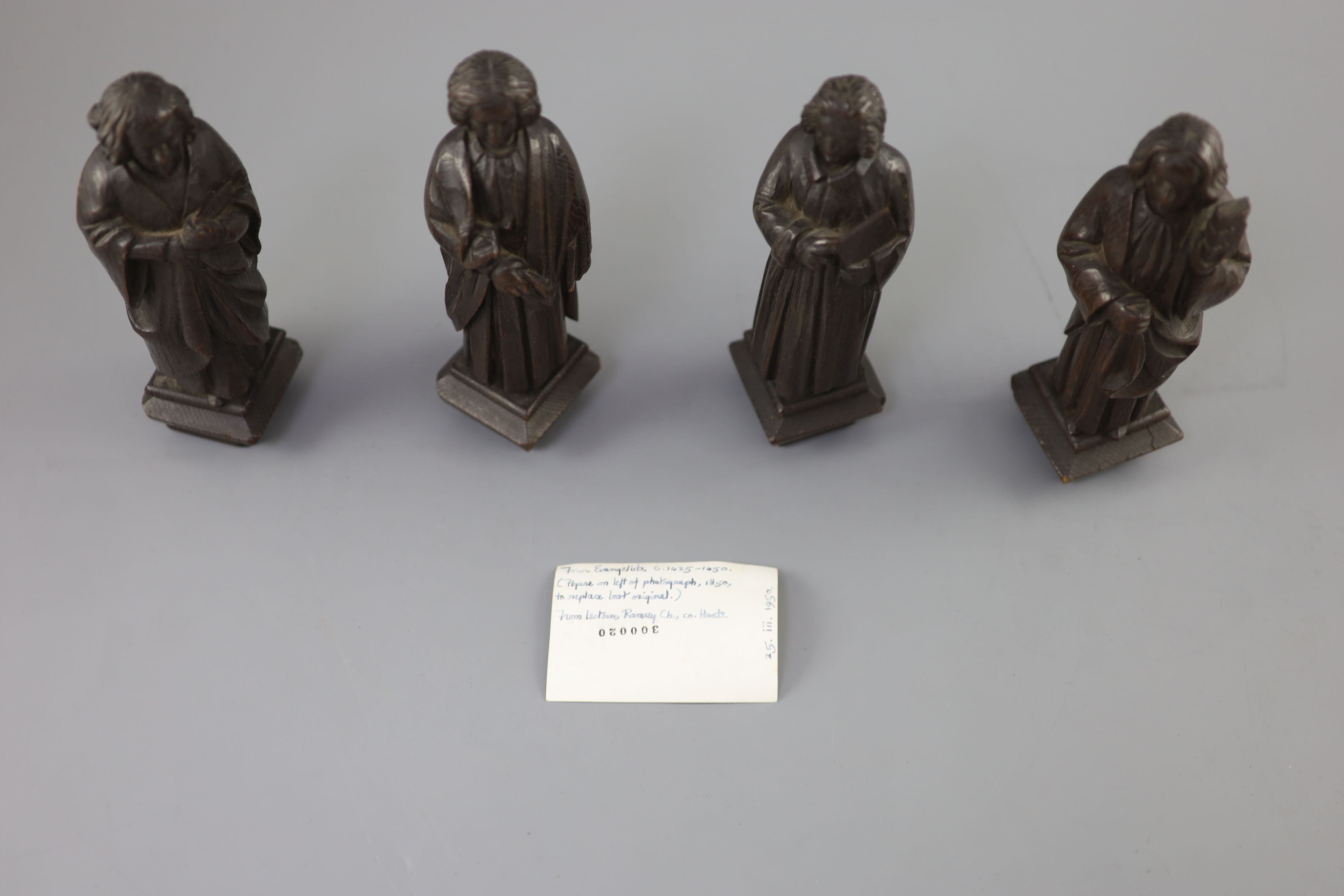 Four English oak figures of Evangelists, three possibly c.1425-50, one a 19th century copy, from - Bild 6 aus 8