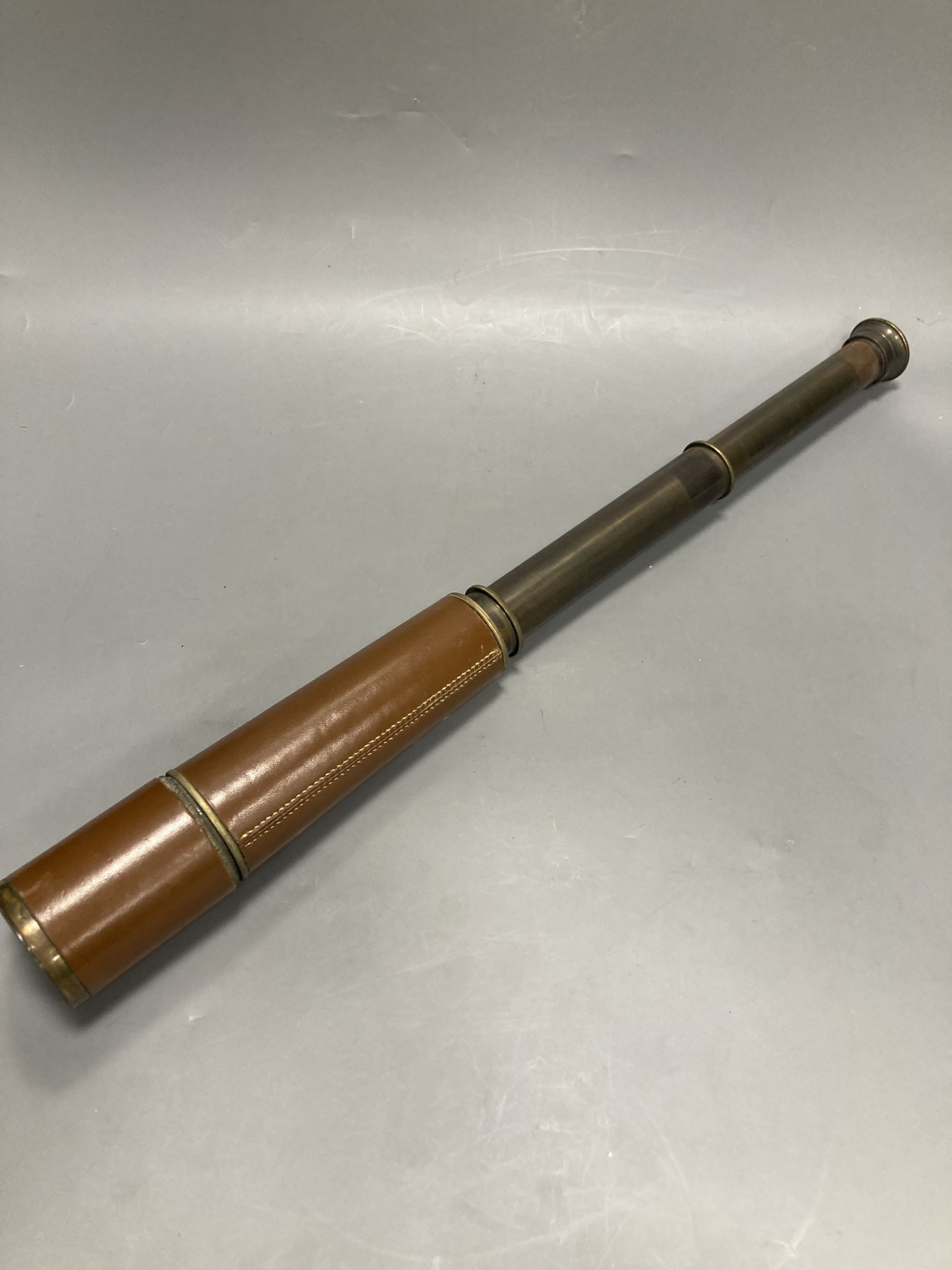 A Broadhurst & Clarkson brass three drawer telescope - Image 2 of 3