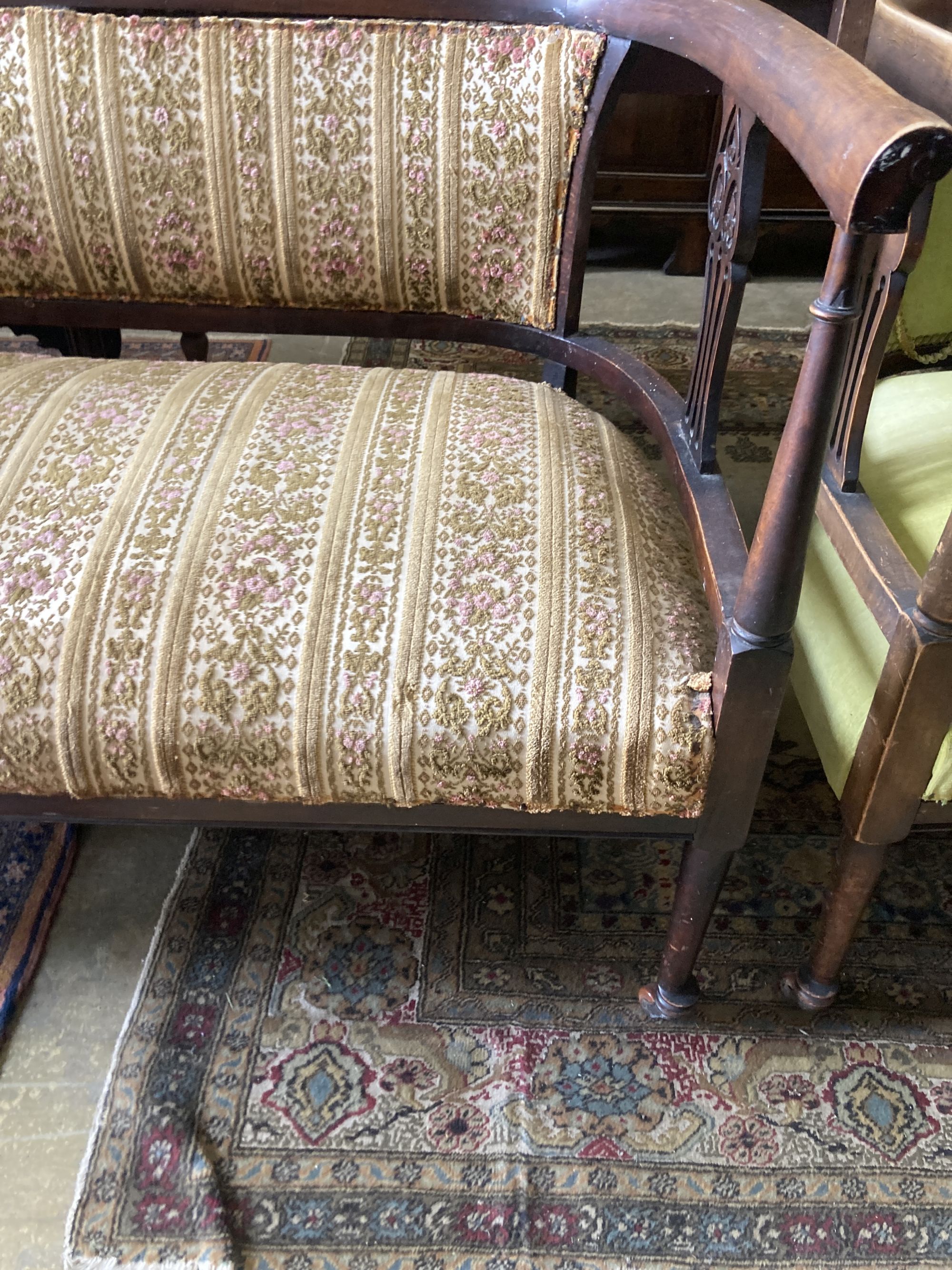 A late Victorian stained beech three piece tub framed salon suite - Image 5 of 7