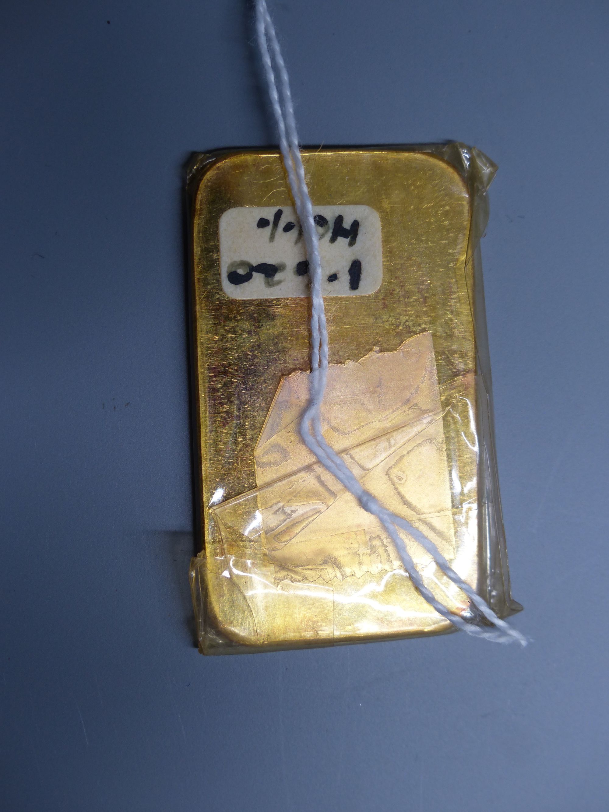 A Swiss Argor S.A. Chiasso '1000' yellow metal ingot, numbered 4577, weighing 50 grams, with - Image 3 of 3