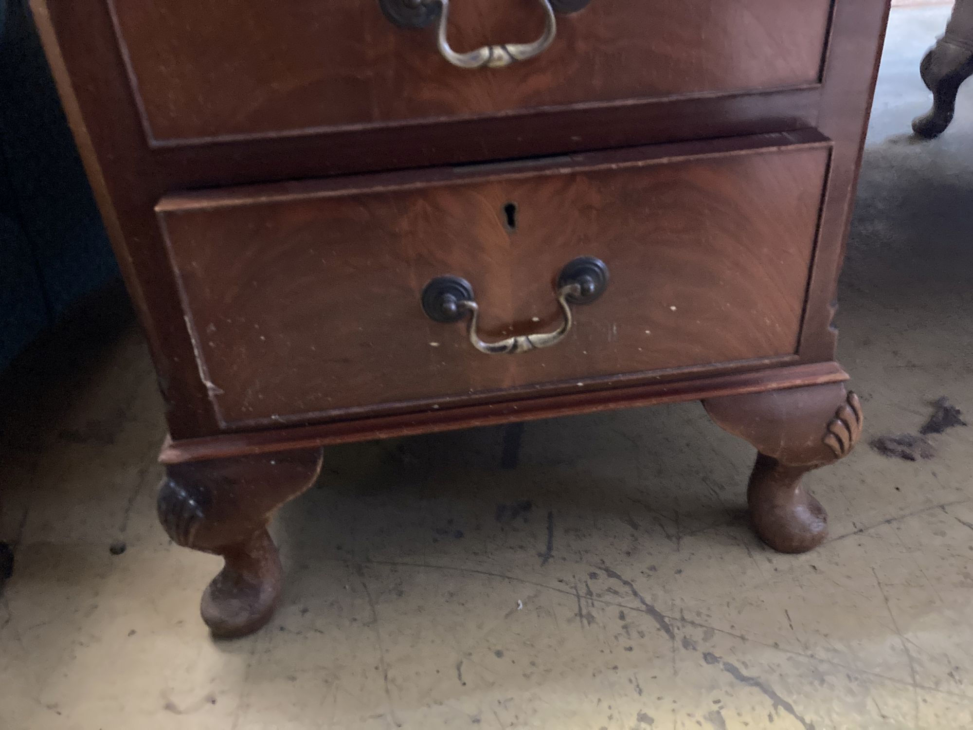 A George III style walnut pedestal desk, fitted nine small drawers, width 154cm, depth 92cm, - Image 4 of 4