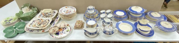 A Wedgwood 'Blue Siam' pattern part dinner service and other mixed ceramics