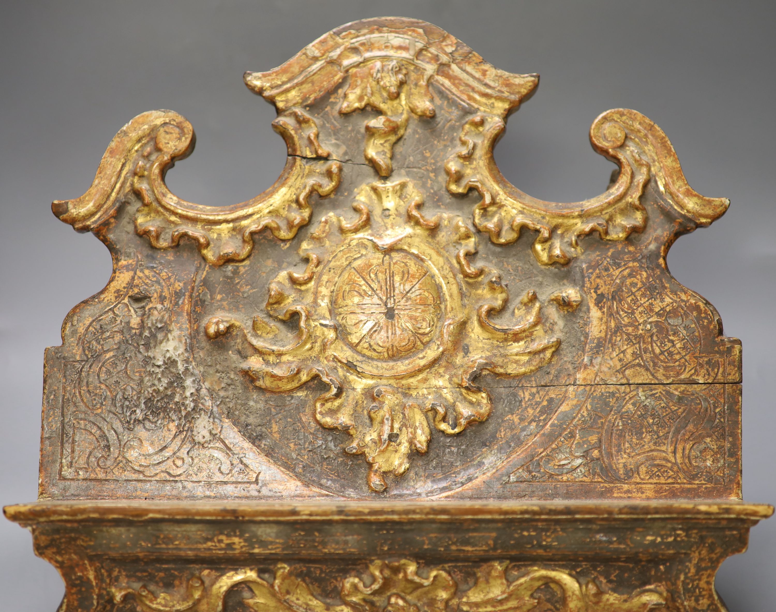 An 18th century Spanish carved and gilded book stand, width 42cm height 37cm - Image 2 of 4