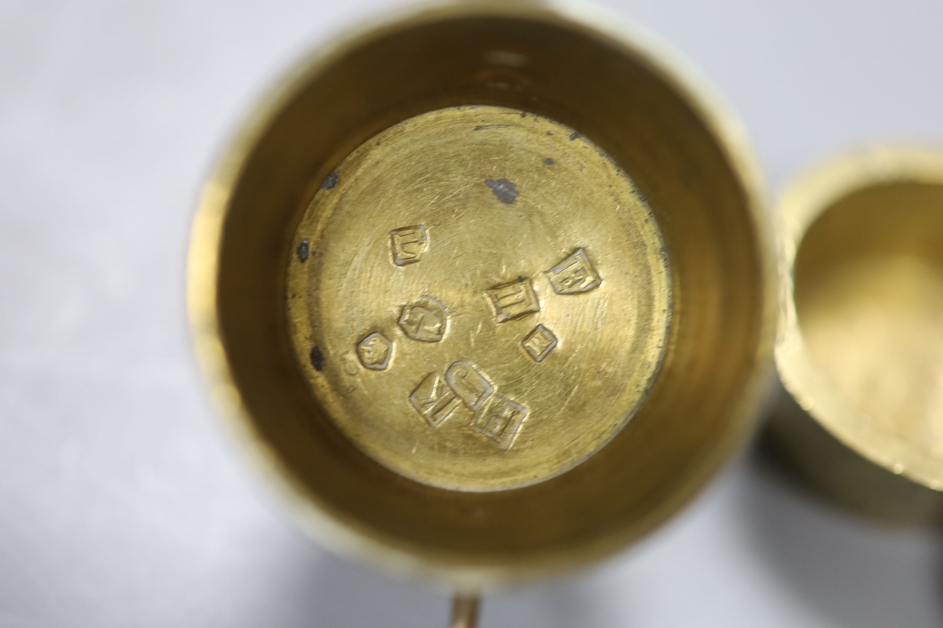 A Victorian brass 8 ounce cup weights - Image 3 of 3