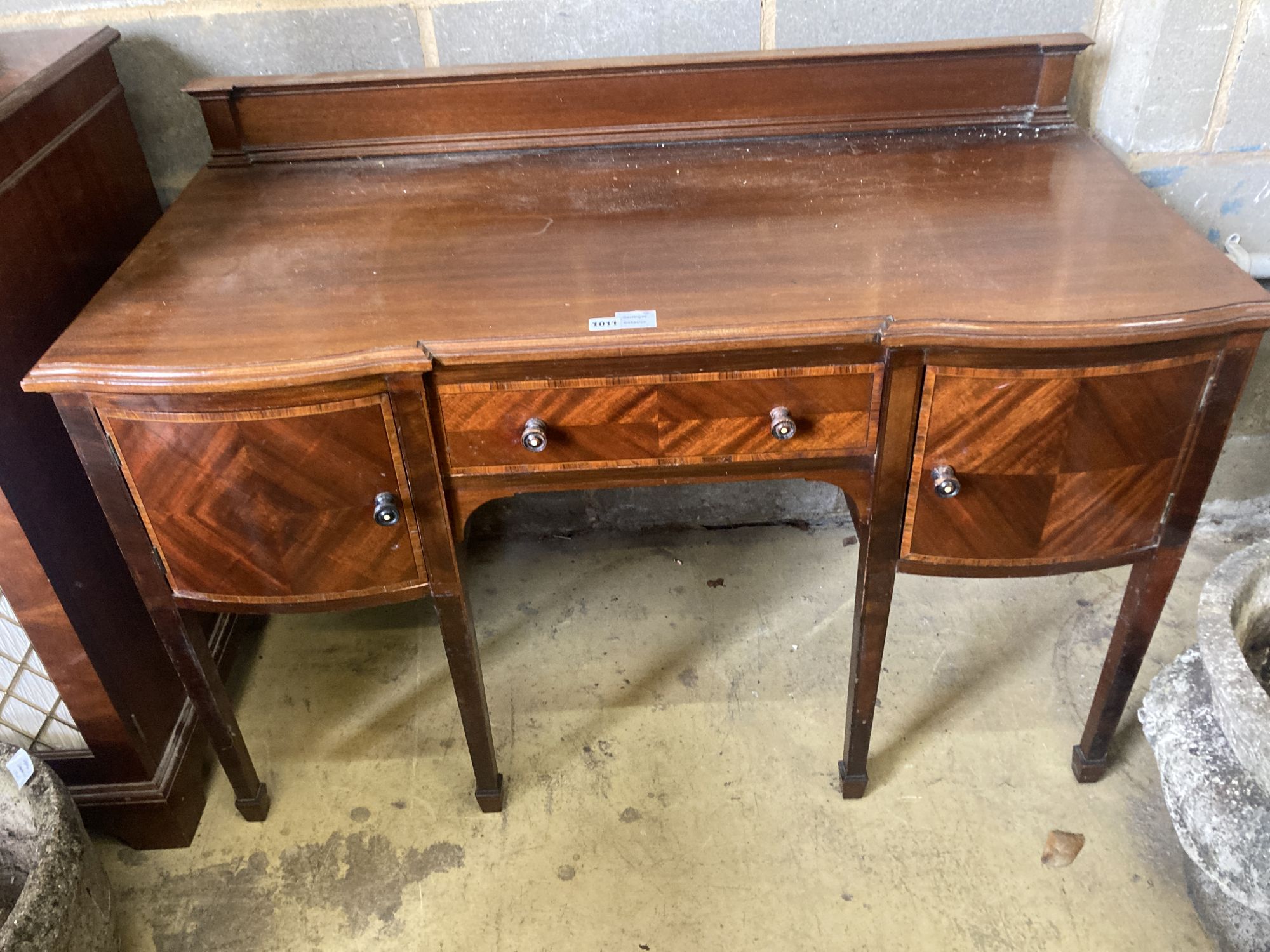 An Edwardian mahogany and satinwood banded shaped front dressing table, width 120cm, depth 58cm, - Image 3 of 4