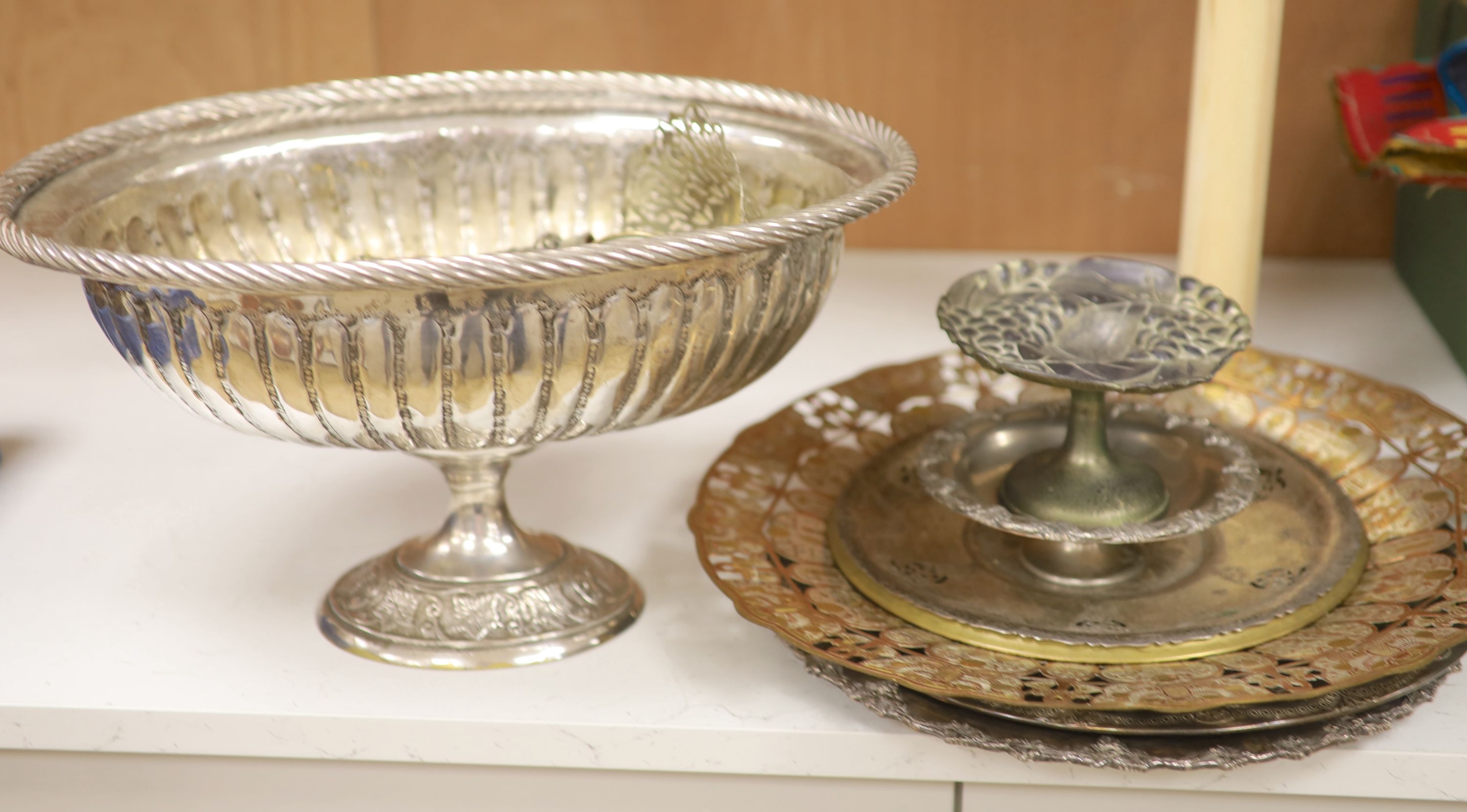 A quantity of mixed plated wares