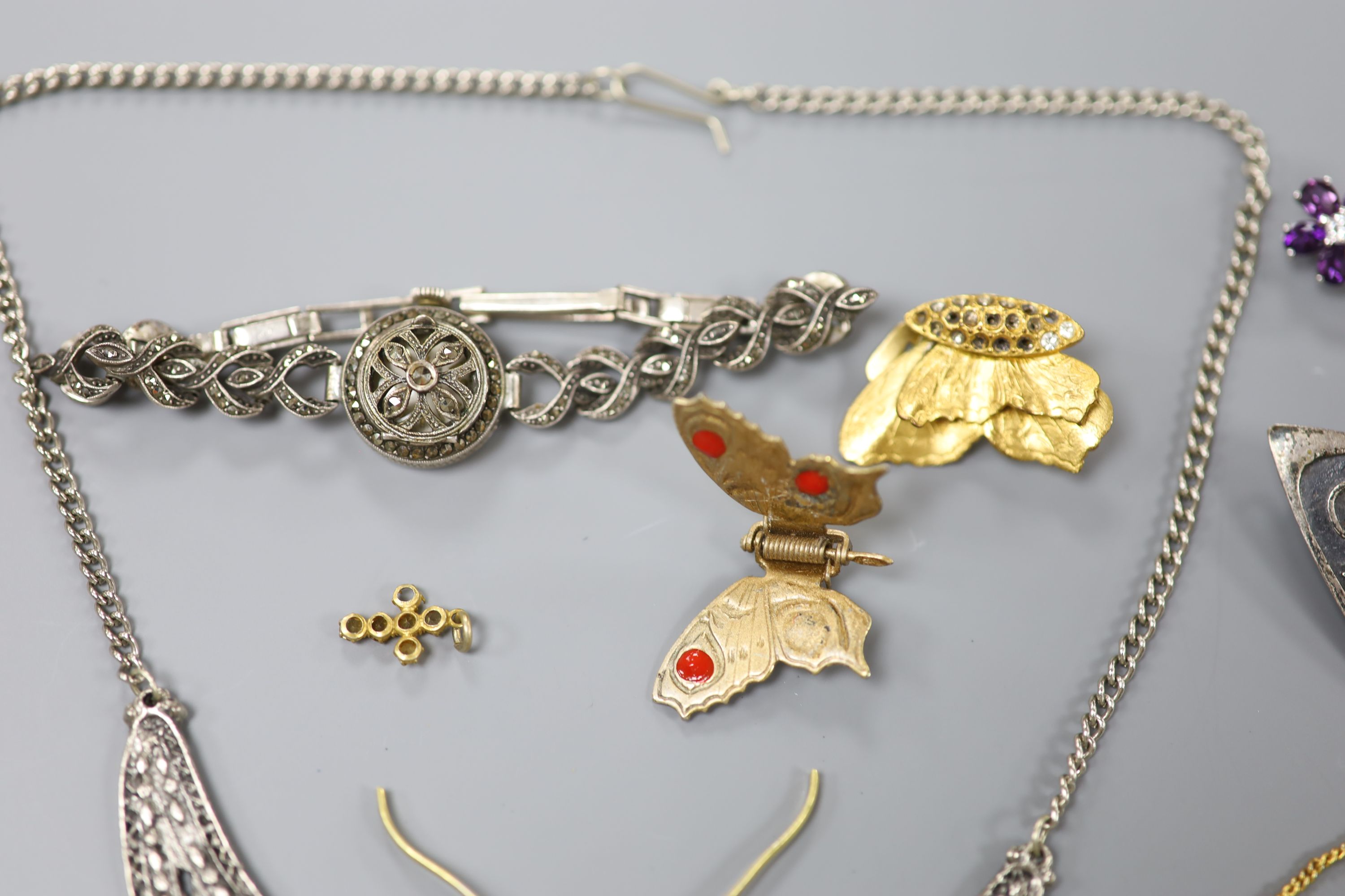 A lady's sterling and marcasite set manual wind wrist watch and other minor jewellery. - Image 6 of 6