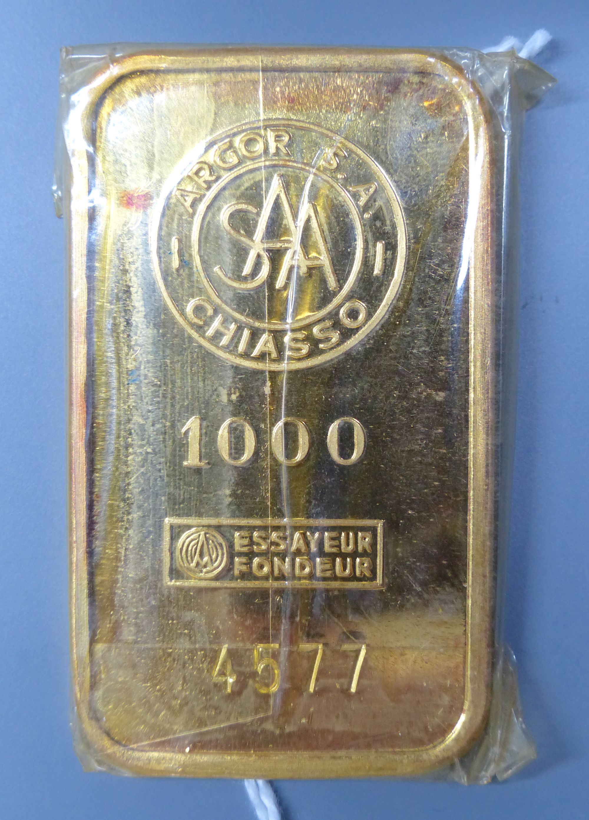 A Swiss Argor S.A. Chiasso '1000' yellow metal ingot, numbered 4577, weighing 50 grams, with - Image 2 of 3