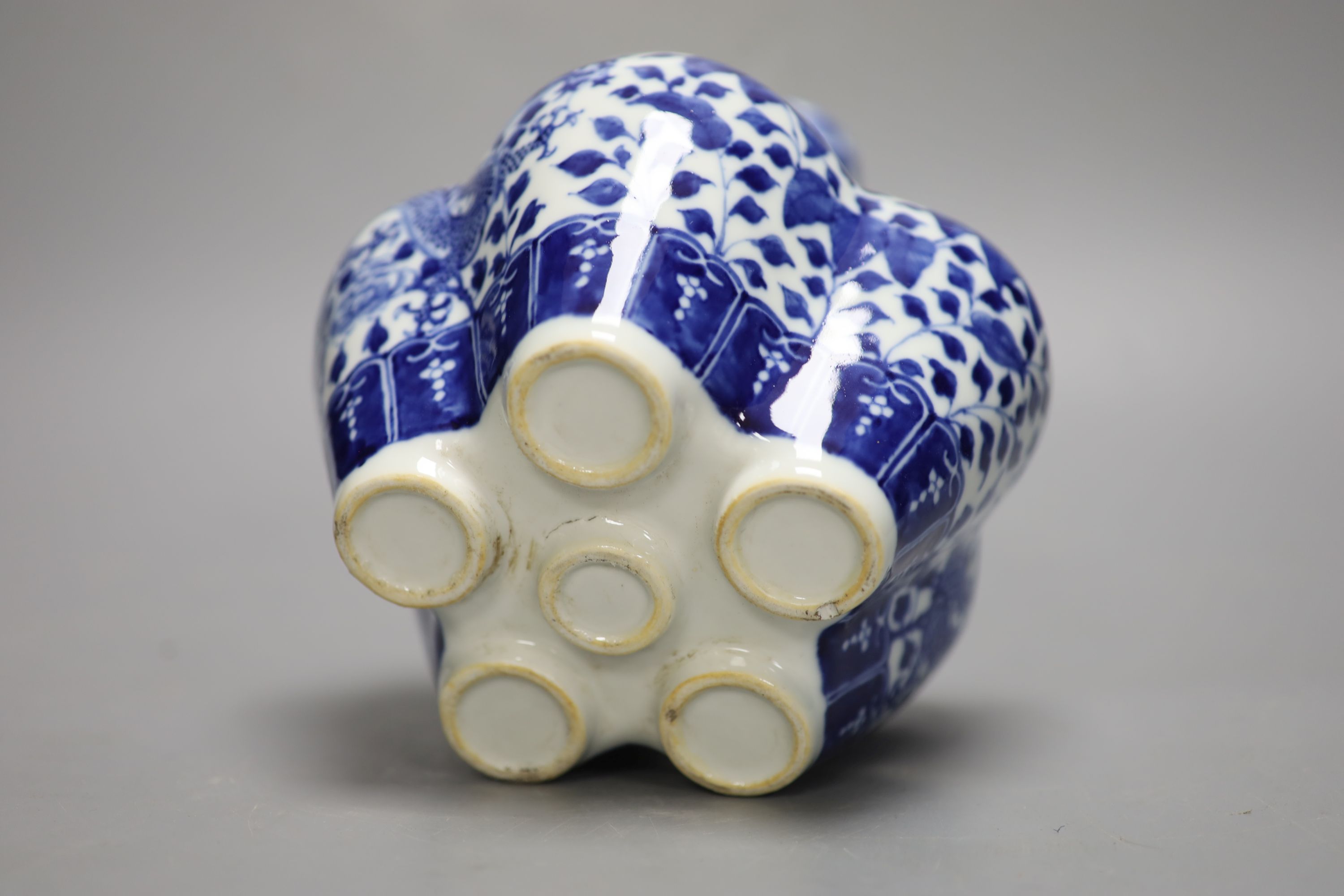 A Chinese blue and white 'dragon' tulip vase, height 26cm - Image 3 of 3