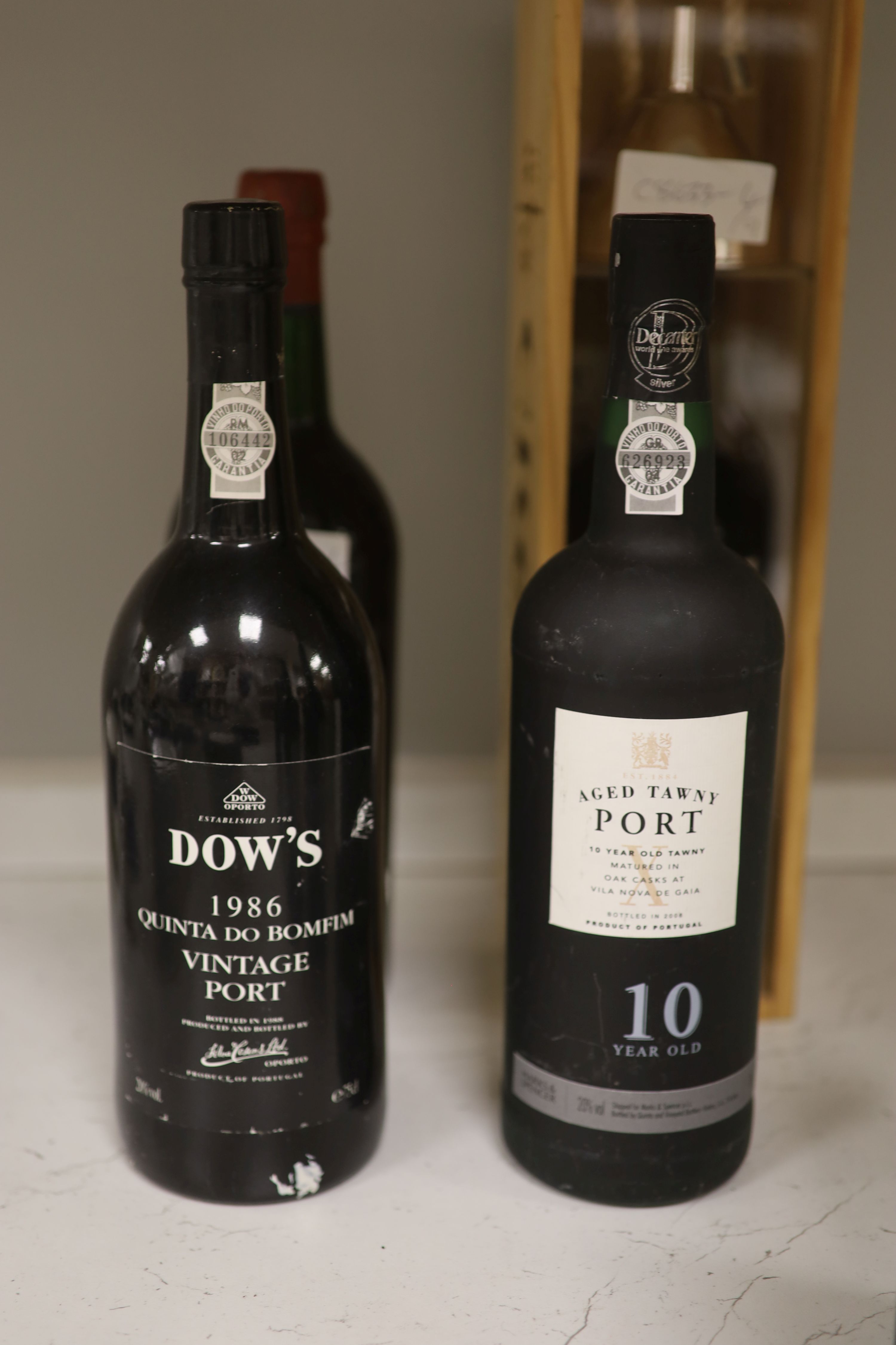 Nine assorted bottles of Port, to include, one Dows, 1966, one Dows Quinta Do Bofim, 1986, one - Image 4 of 5