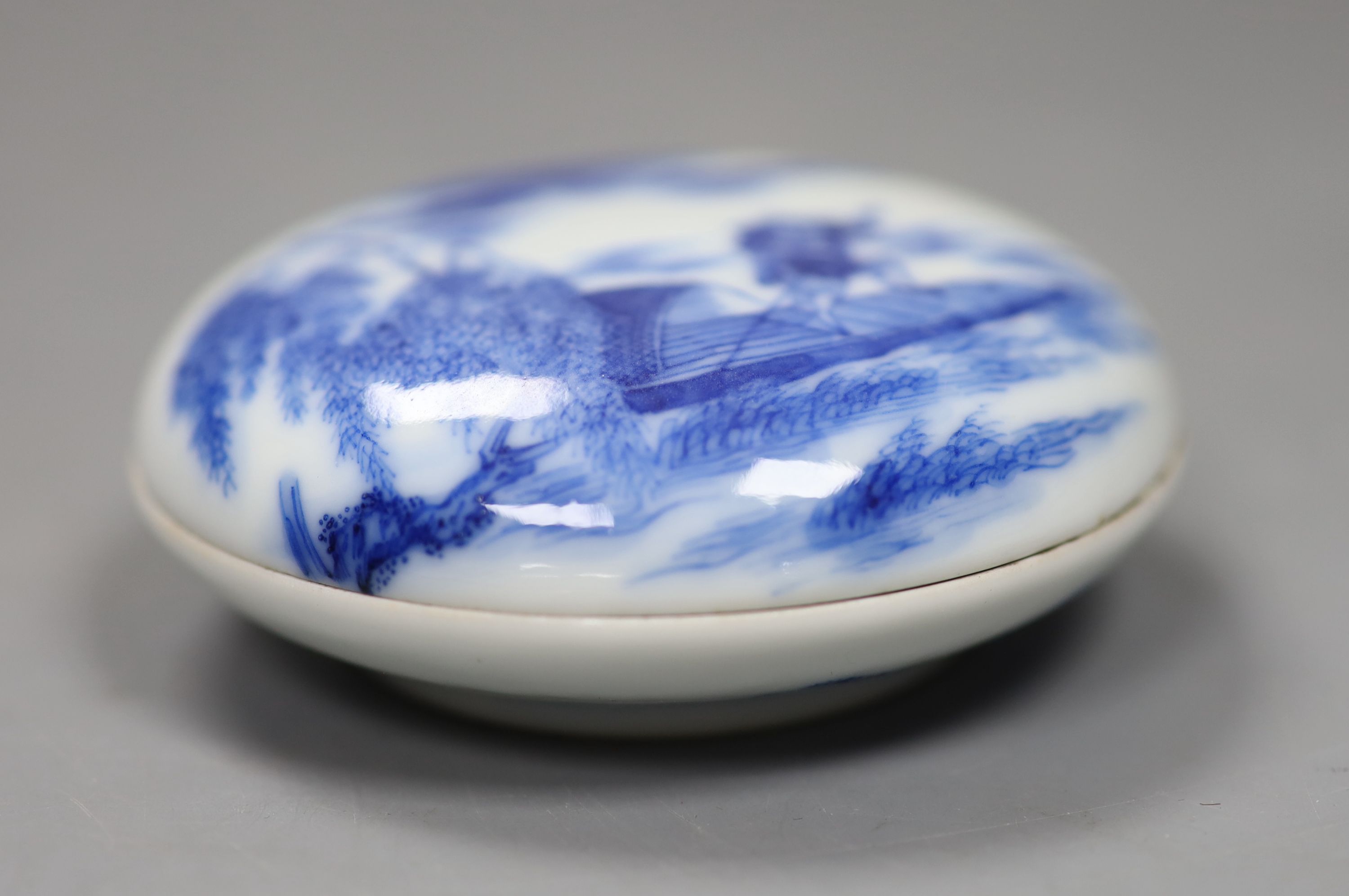 A late 19th century Chinese blue and white seal paste box, diameter 8.5cm, apocryphal Qianlong mark - Image 2 of 4