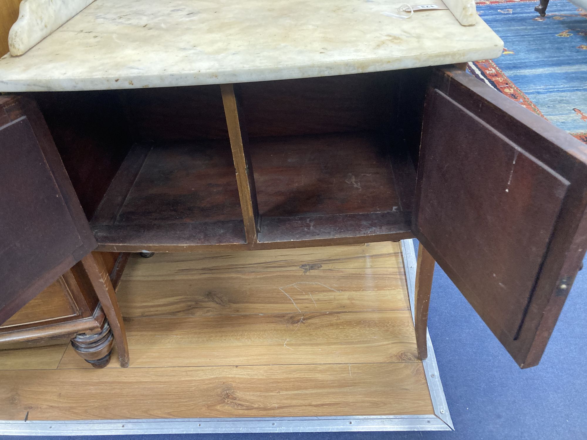 An Edwardian marble top bow front washstand, width 77cm, depth 48cm, height 94cm - Image 4 of 4