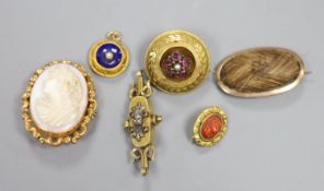 Assorted Victorian and later jewellery, including two mourning brooches with plaited hair, a small