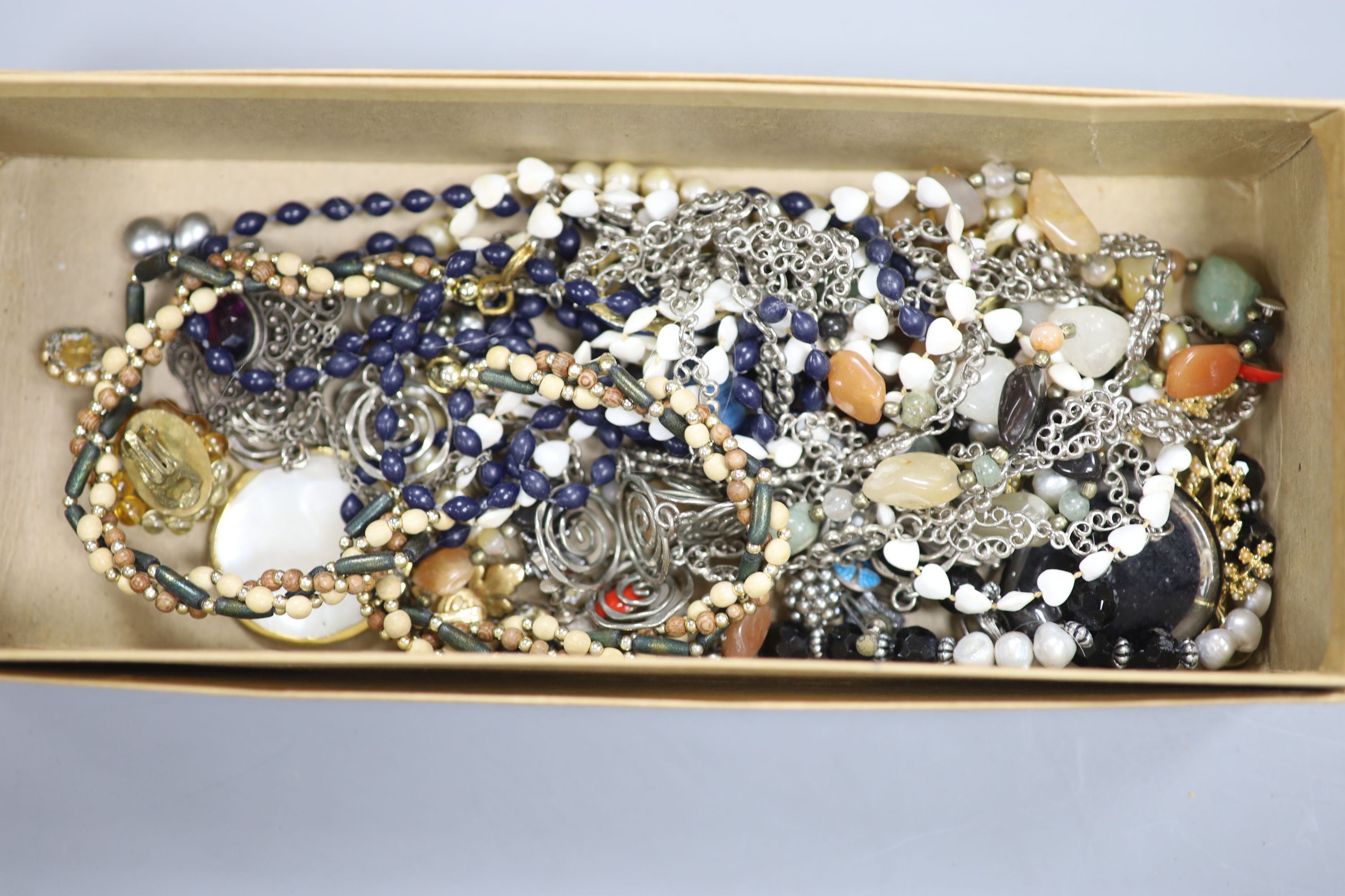 A group of assorted costume jewellery etc. including paste set and cultured freshwater pearl - Image 2 of 5