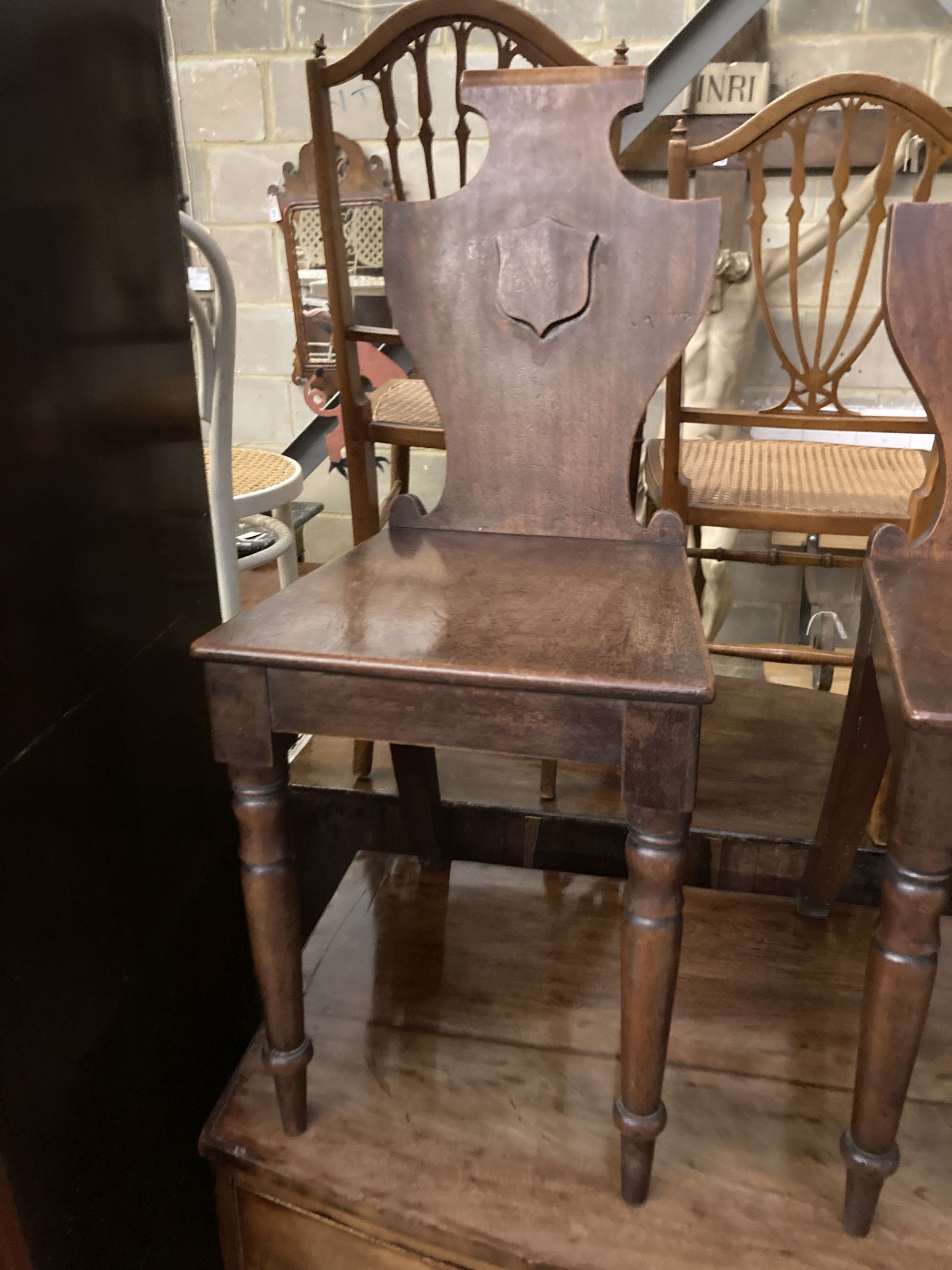 A pair of Victorian mahogany hall chairs - Image 3 of 4