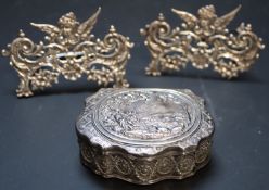 A pair of late Victorian pierced scroll silver menu holders, Stuart Clifford, London, 1899/1900,