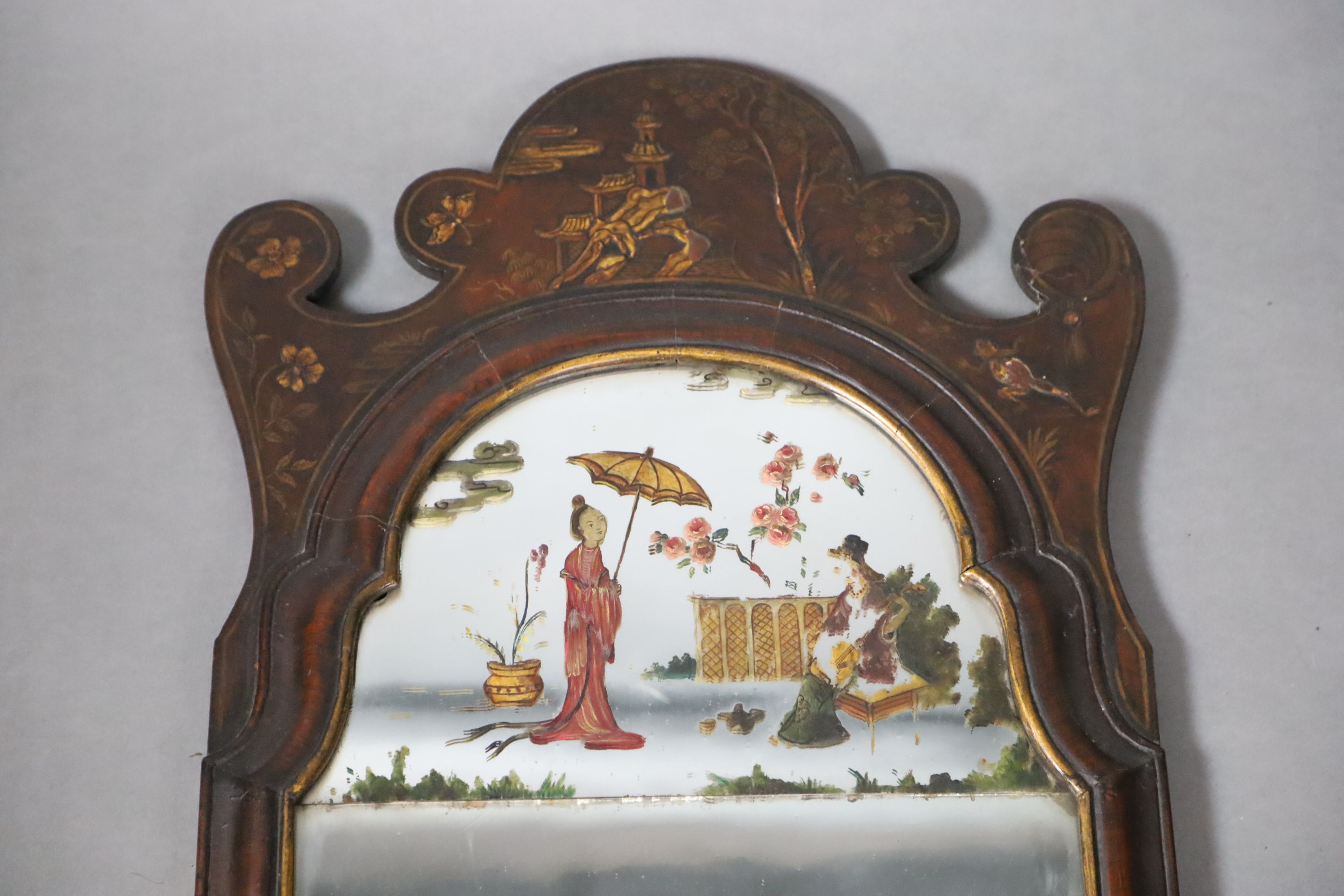 An early 18th century style chinoiserie lacquered walnut wall mirror, with chinoiserie painted glass - Image 3 of 3