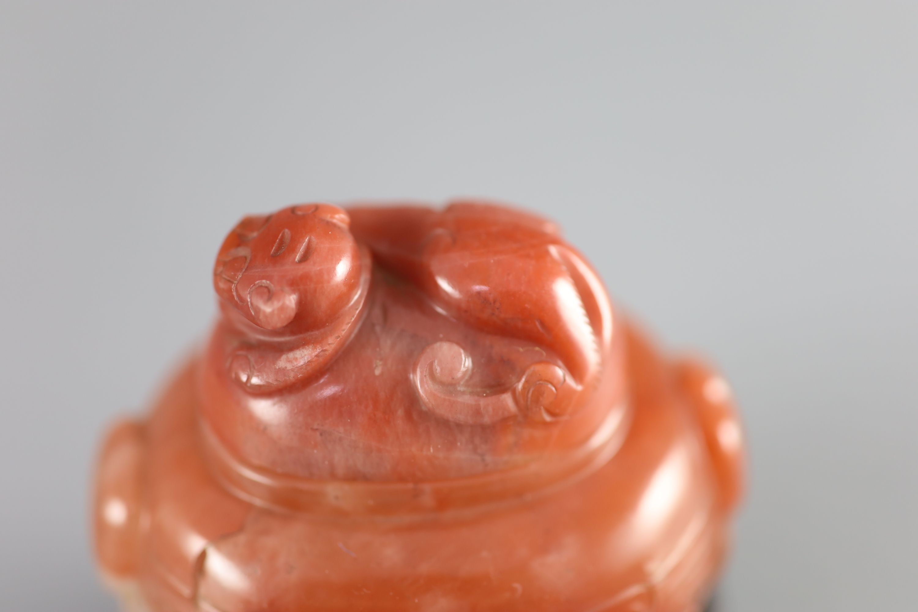 A small Chinese cornelian jar and cover, Qing dynasty, 18th/19th century, the globular vessel carved - Image 4 of 6