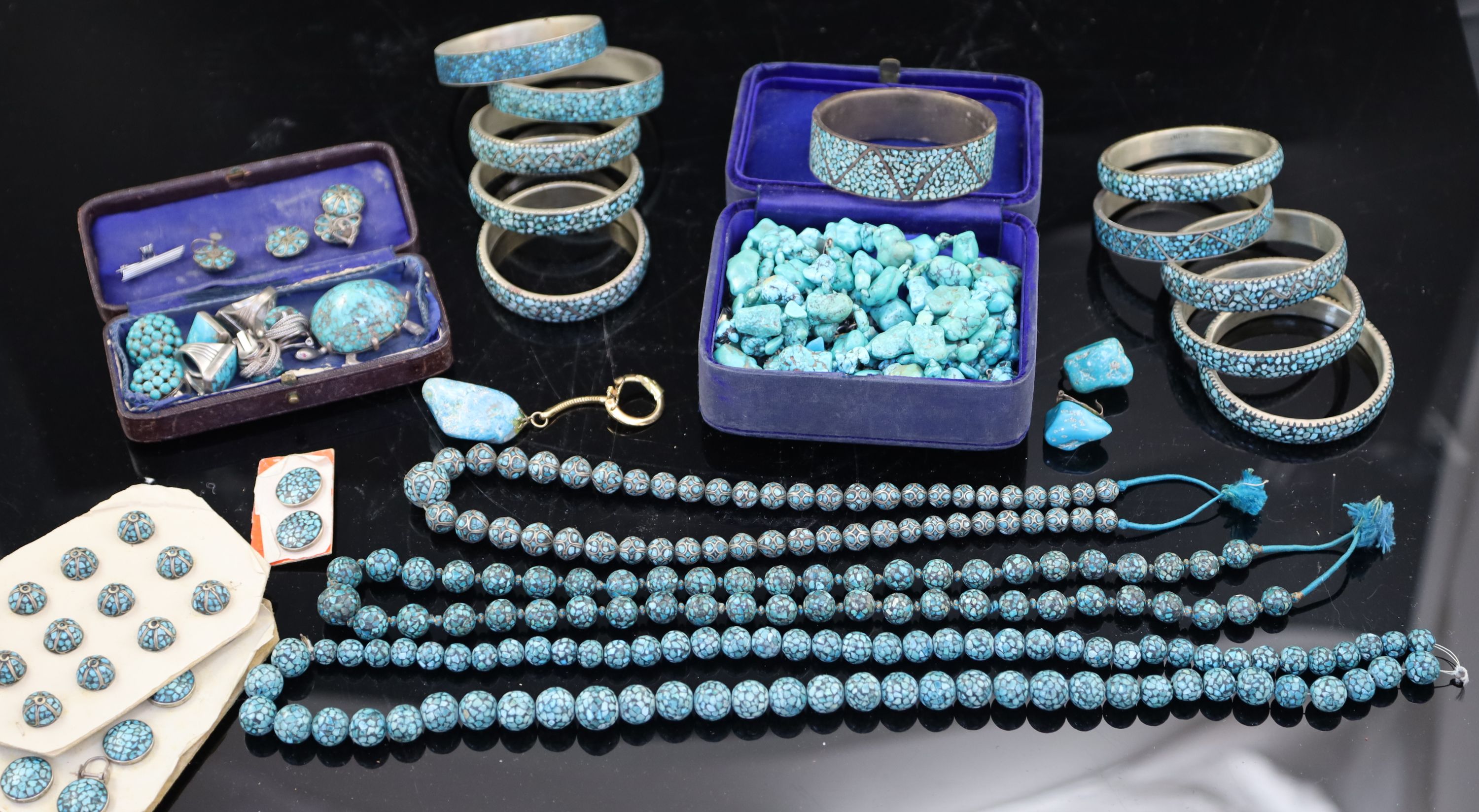 A quantity of assorted mainly continental turquoise set jewellery including necklaces, rings, - Image 9 of 11
