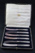 A cased set of six George V silver handled tea knives, Sheffield, 1917.CONDITION: Fairly well used