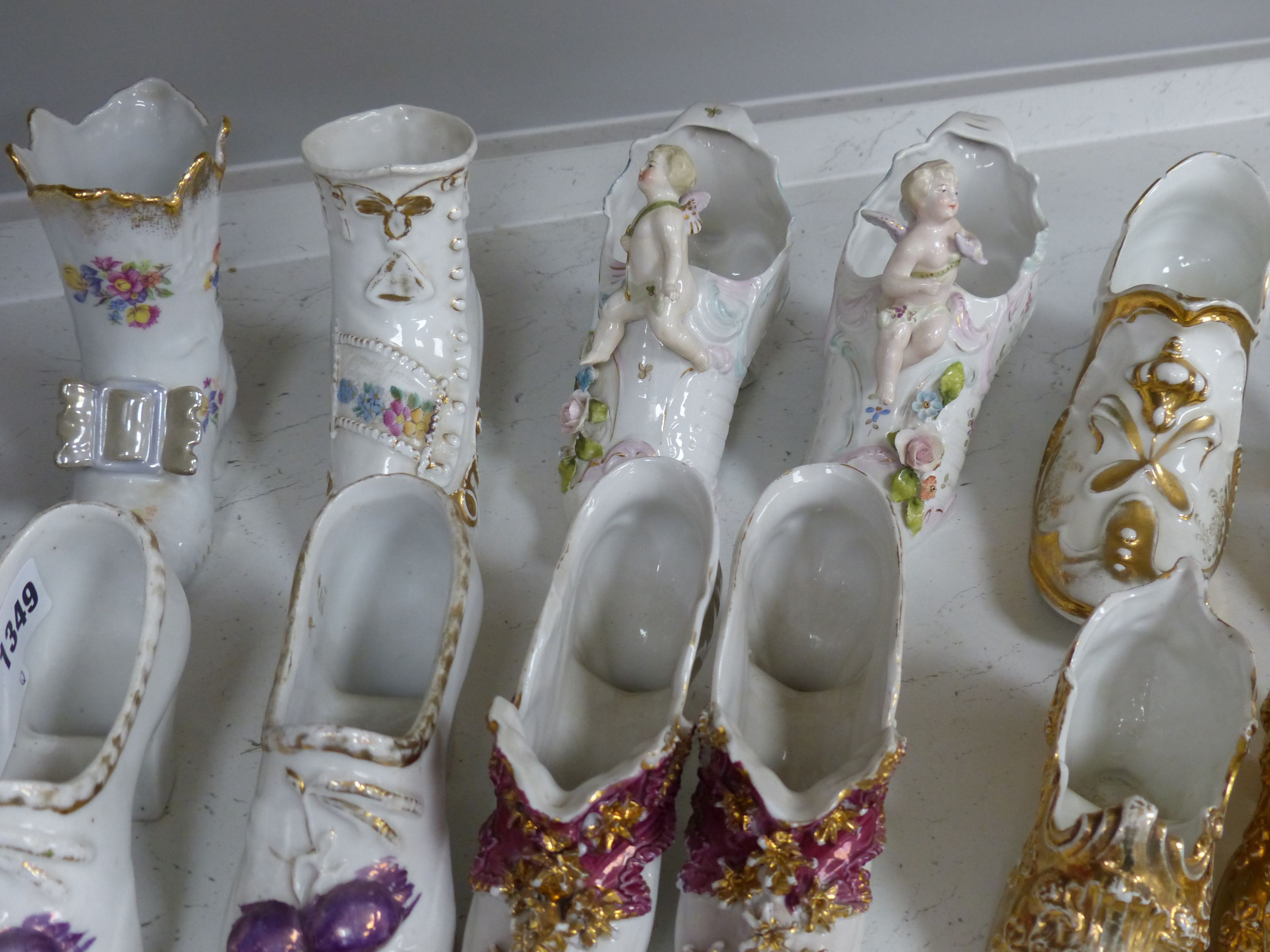 A collection of ceramic shoes - Image 4 of 12