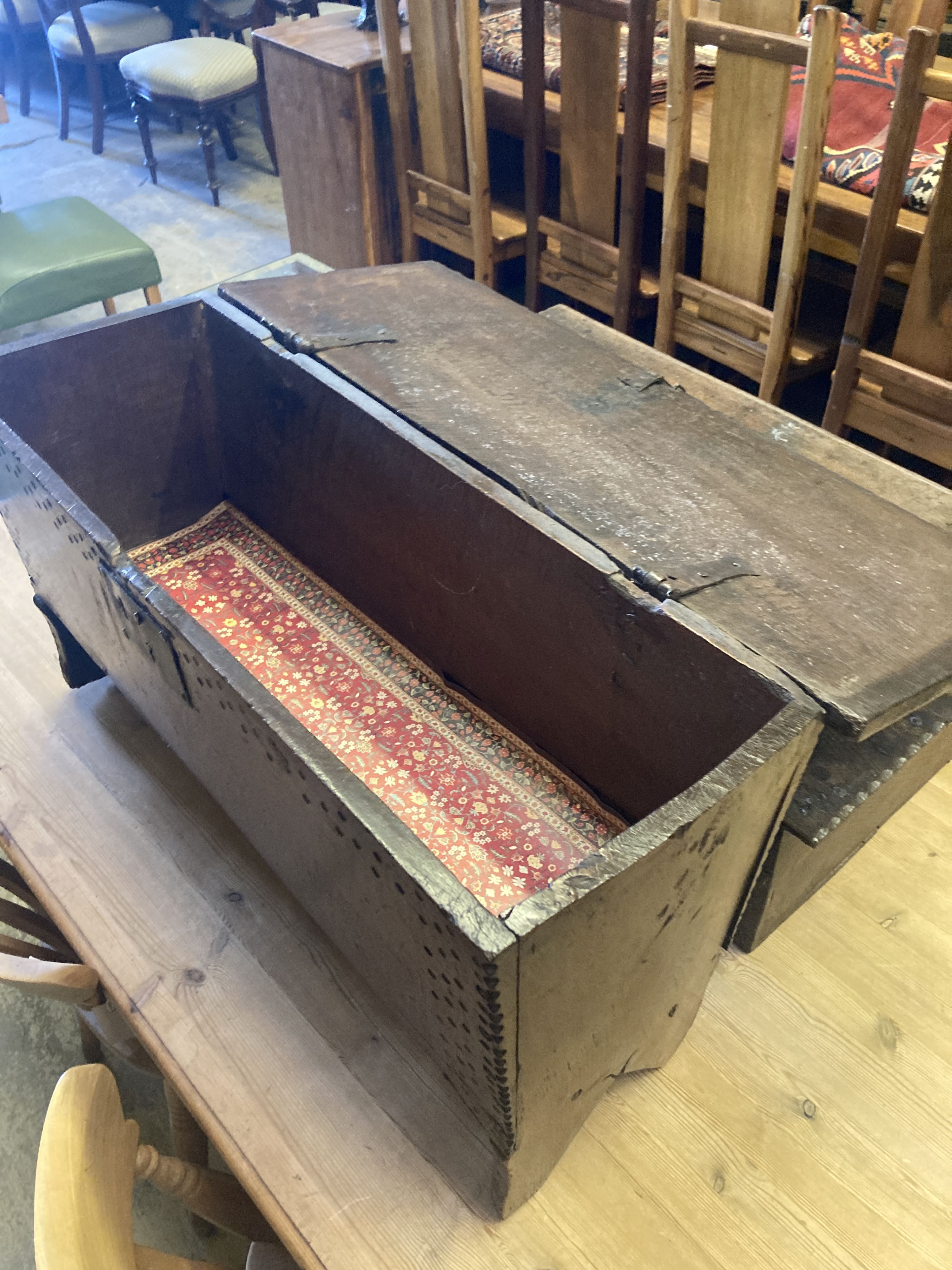 An 18th century oak six-plank coffer of small proportions, width 78cm, depth 29cm, height 42cm - Image 4 of 4