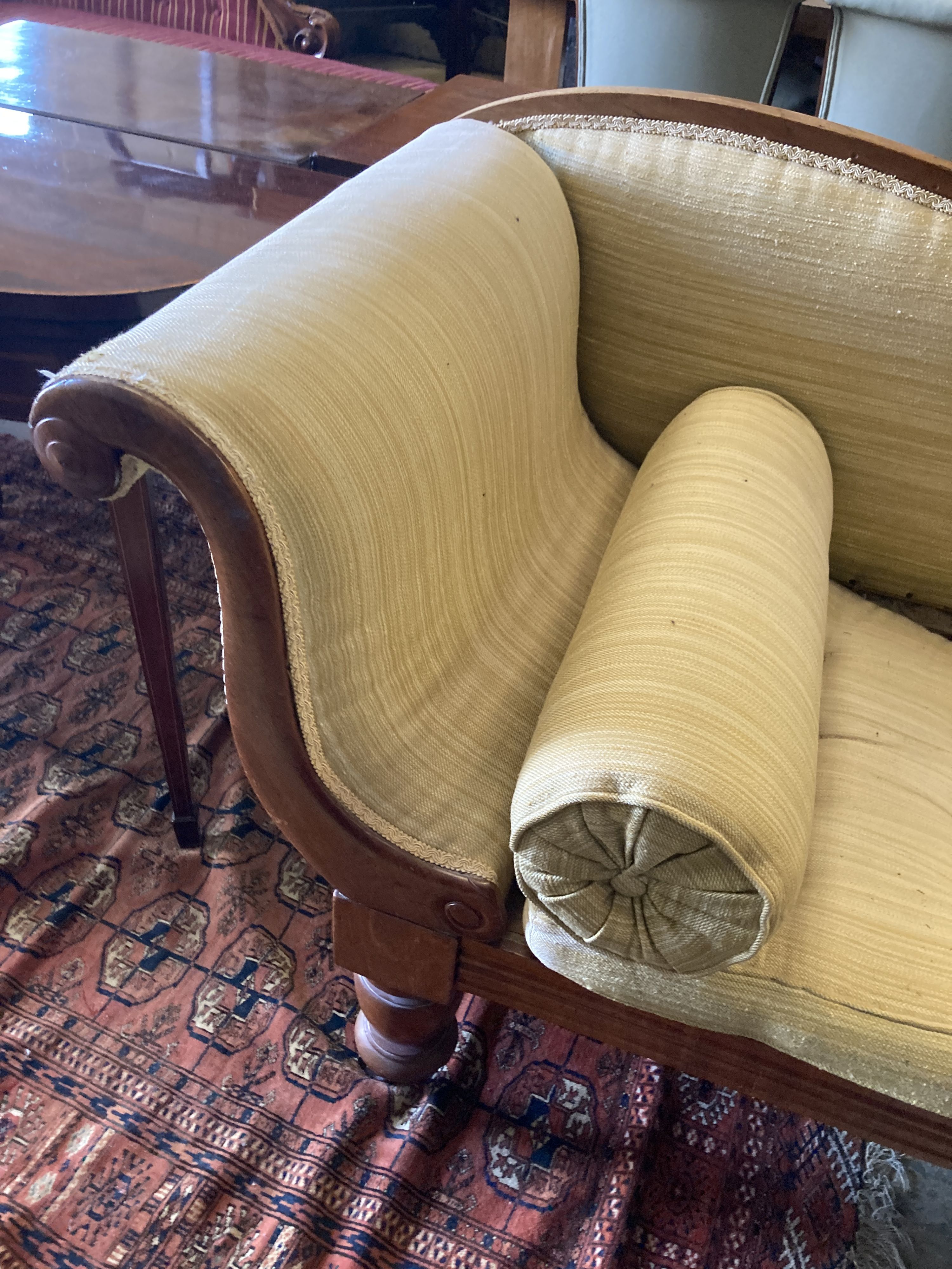 A Victorian walnut chaise longue, length 170cm, depth 64cm, height 86cm - Image 4 of 6
