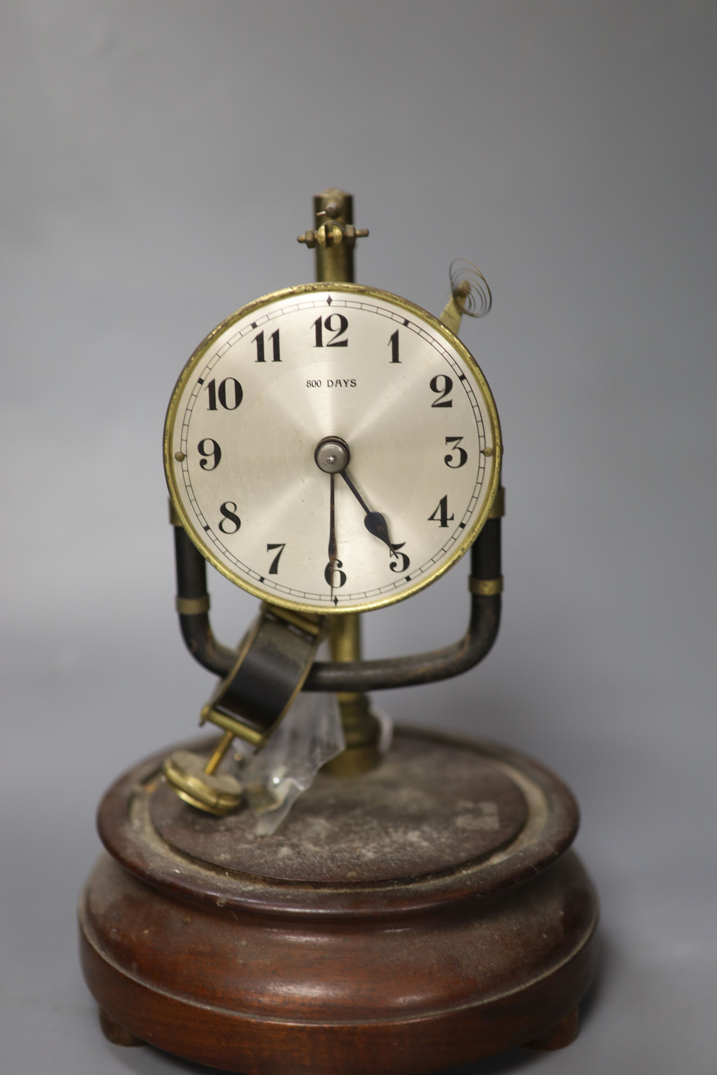 A Bulle electric mantel clock, under a glass dome, 25cm high - Image 2 of 4