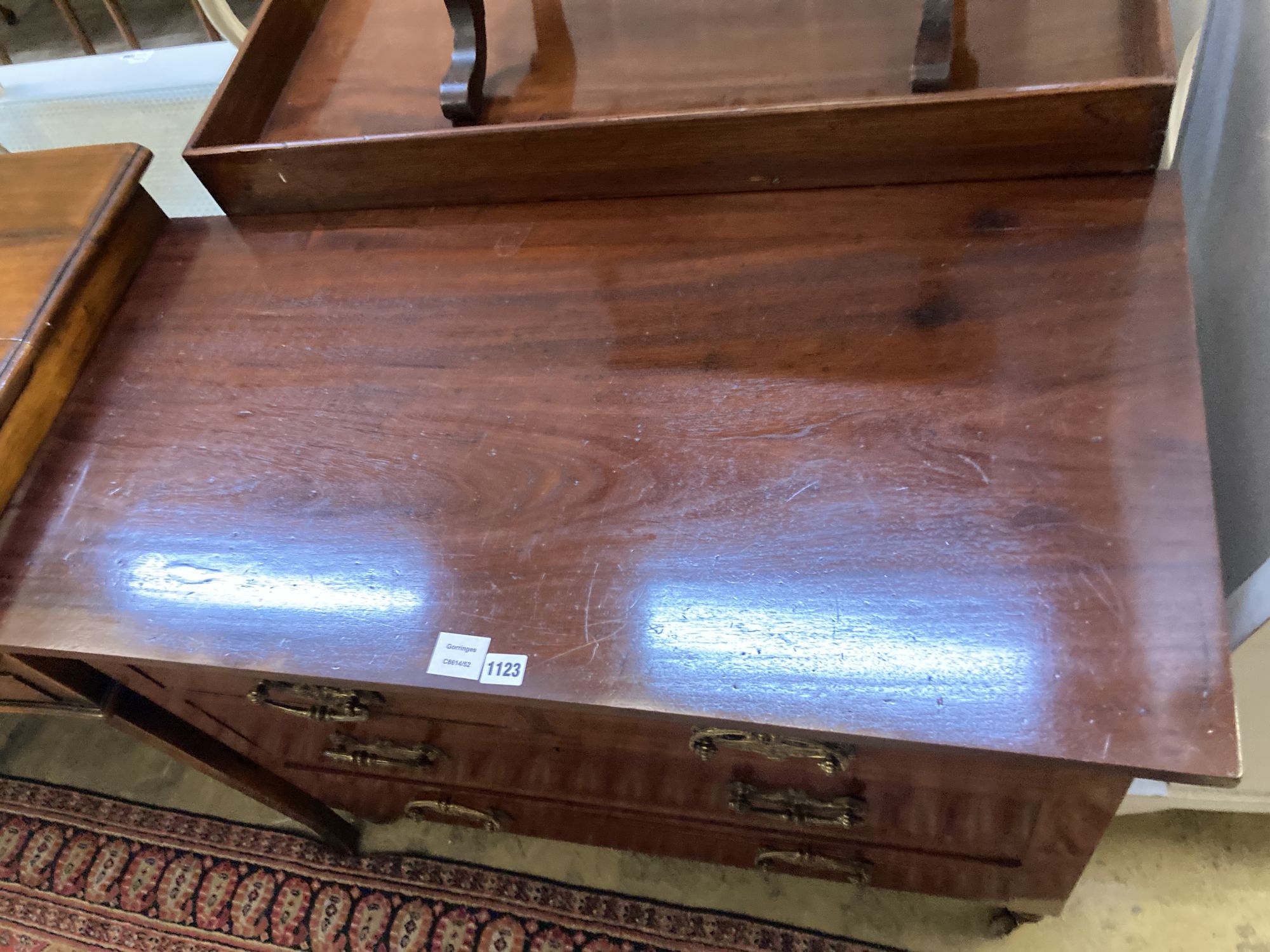 An Edwardian mahogany chest of drawers, width 96cm depth 48cm height 76cm - Image 2 of 3