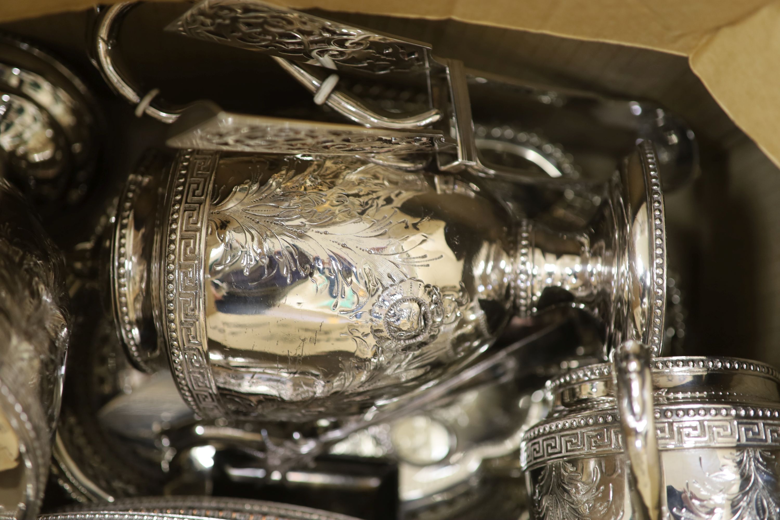 A quantity of assorted plated ware, including tea set, coffee pot etc - Image 3 of 3