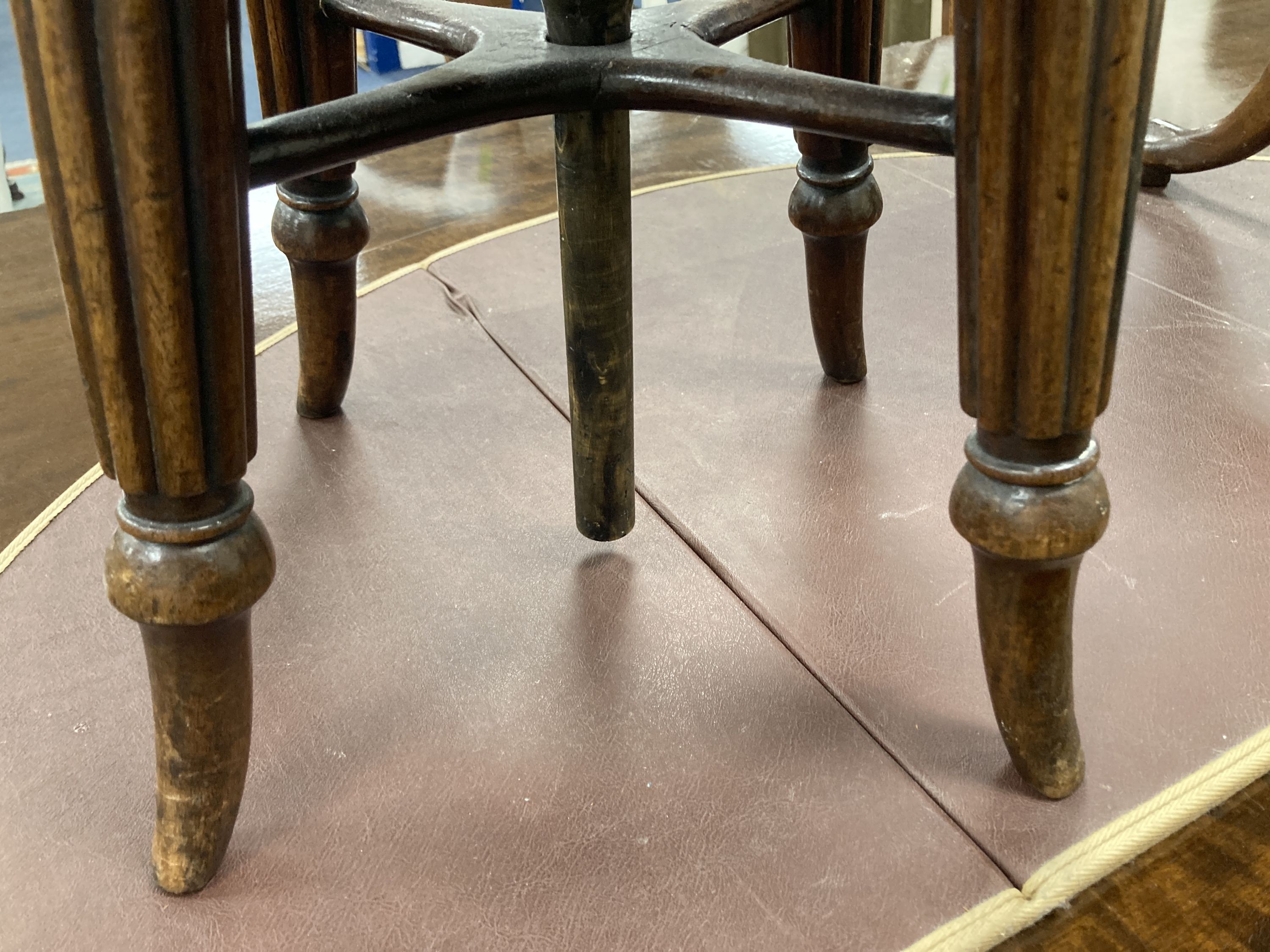 A Regency mahogany adjustable piano stool, 33cm diameter, height 45cm - Image 4 of 4