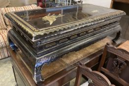 A rectangular Chinese lacquer coffee table, length 128cm, depth 69cm, height 44cm