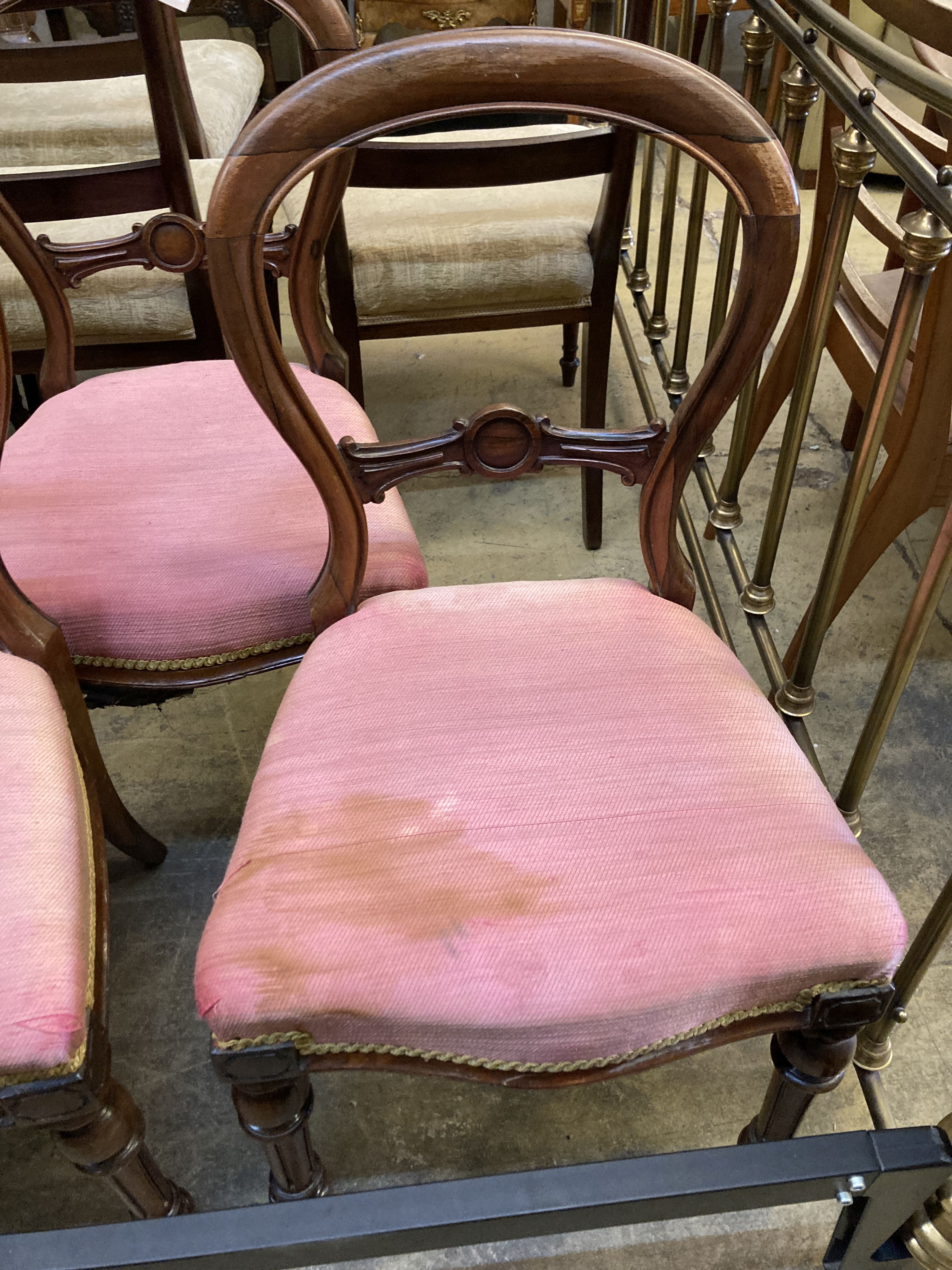 A set of six Victorian rosewood spoon back dining chairs - Image 2 of 3