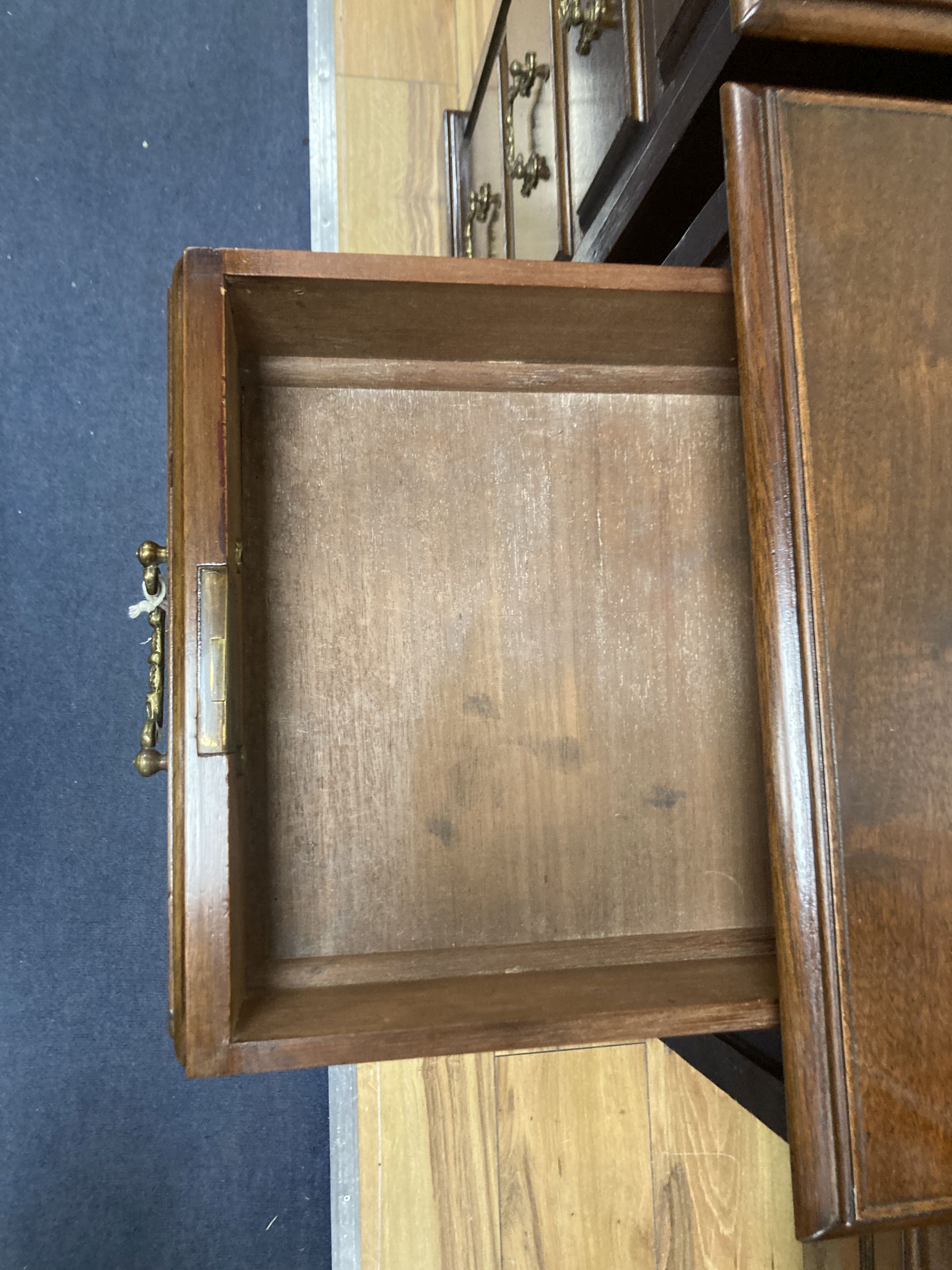 A pair of late Victorian mahogany chests, width 42cm, depth 49cm, height 75cm - Image 4 of 4