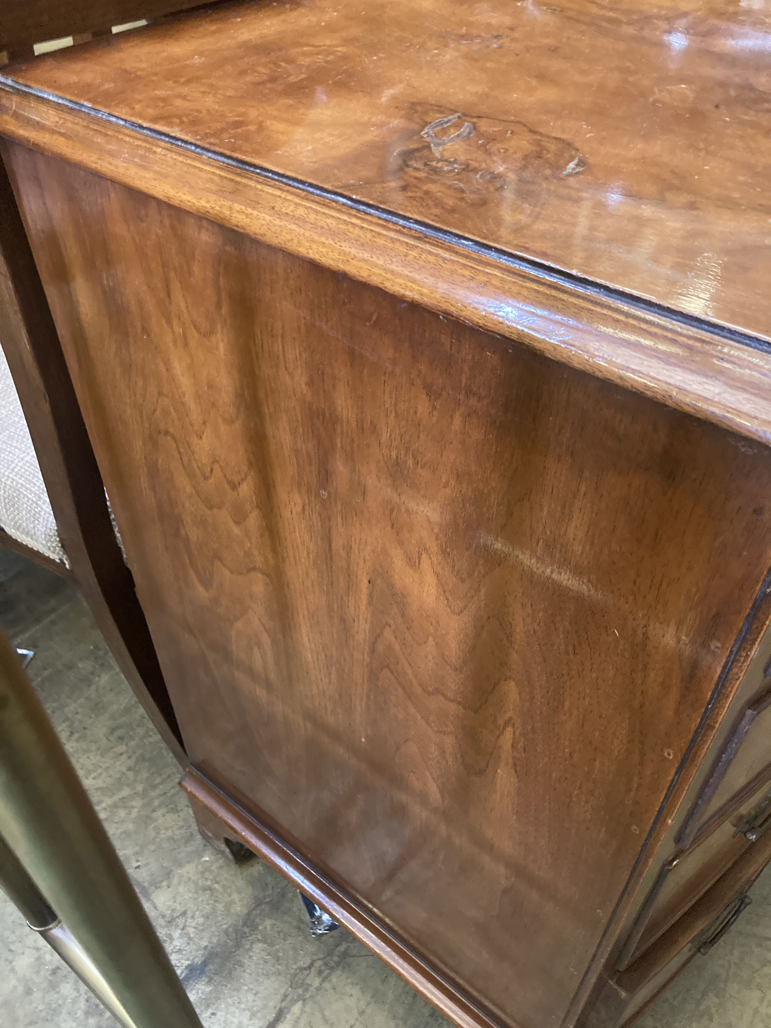 A George III style walnut bow front chest of drawers, width 80cm, depth 52cm, height 83cm - Image 3 of 4