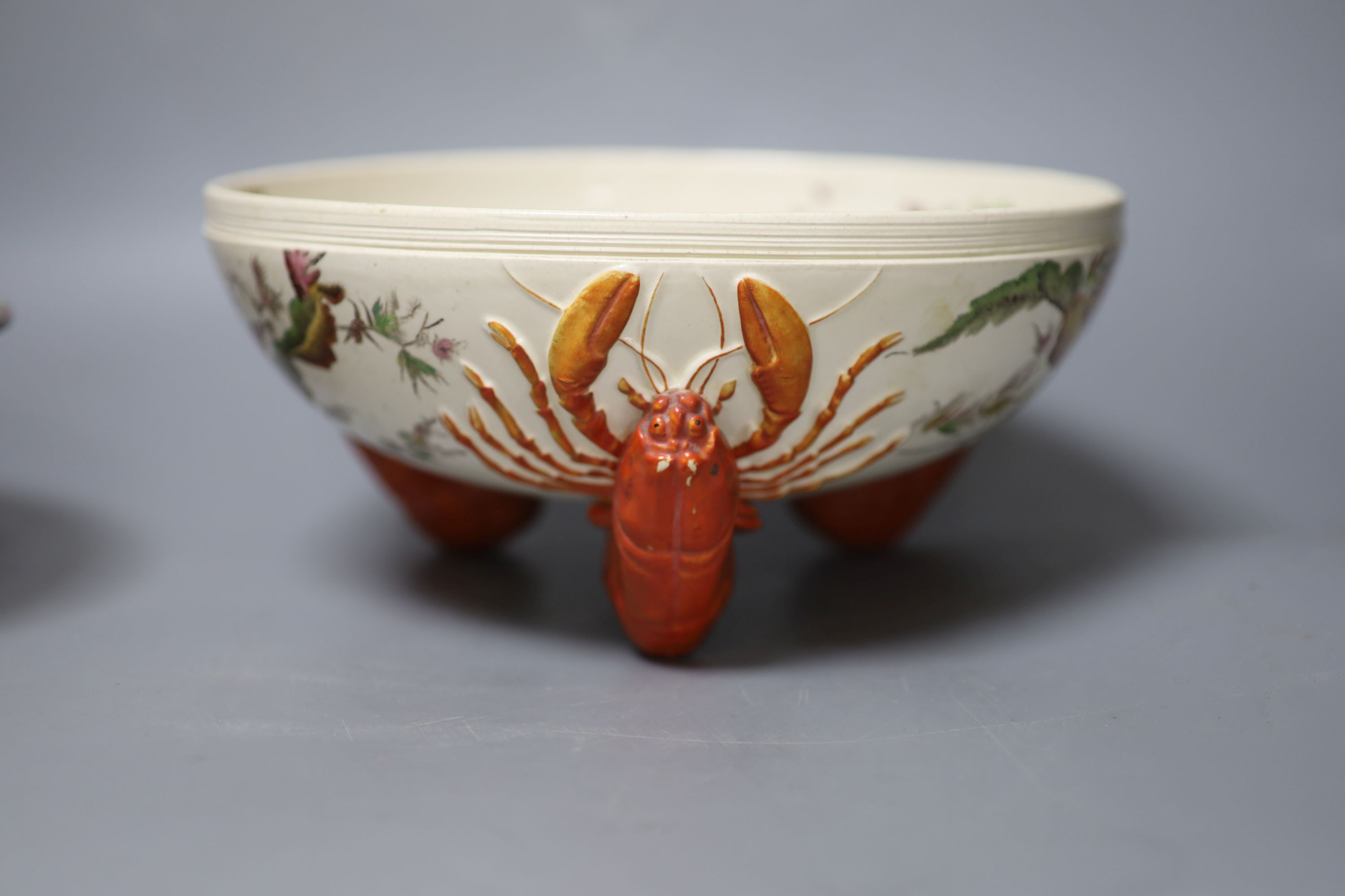 A Wedgwood majolica dolphin footed dish, a lobster footed bowl and an oval tray (3) - Image 6 of 11