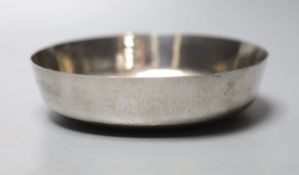 A 1970's plain silver shallow bowl, London Assay Office, London, 1972, 16.4cm, 8oz.