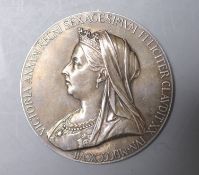 A Queen Victoria Diamond jubilee commemorative silver medallion, 56mm
