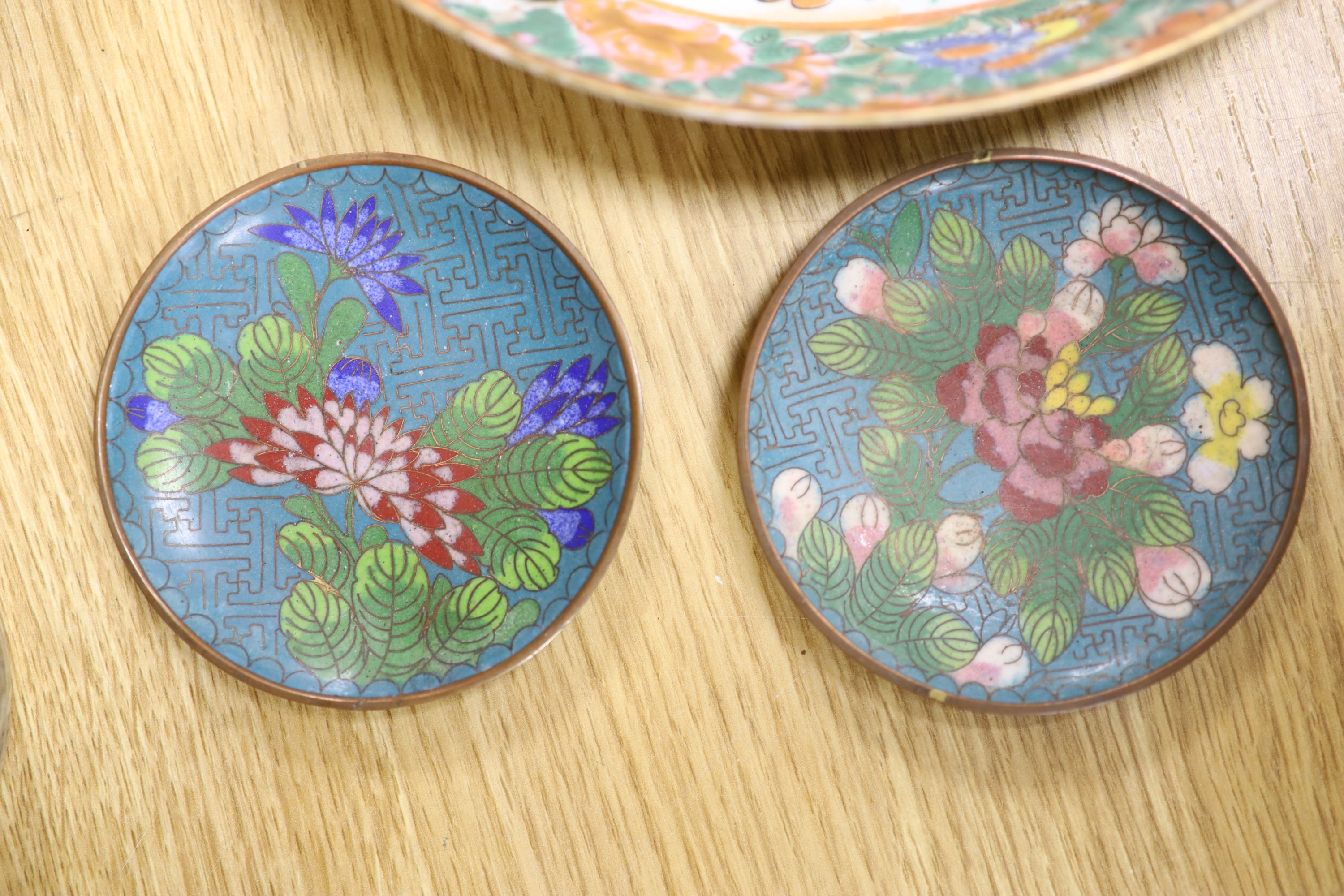 A quantity of Chinese and Japanese ceramics, including a blue and white 'dragon' dish, a Cantonese - Image 3 of 8