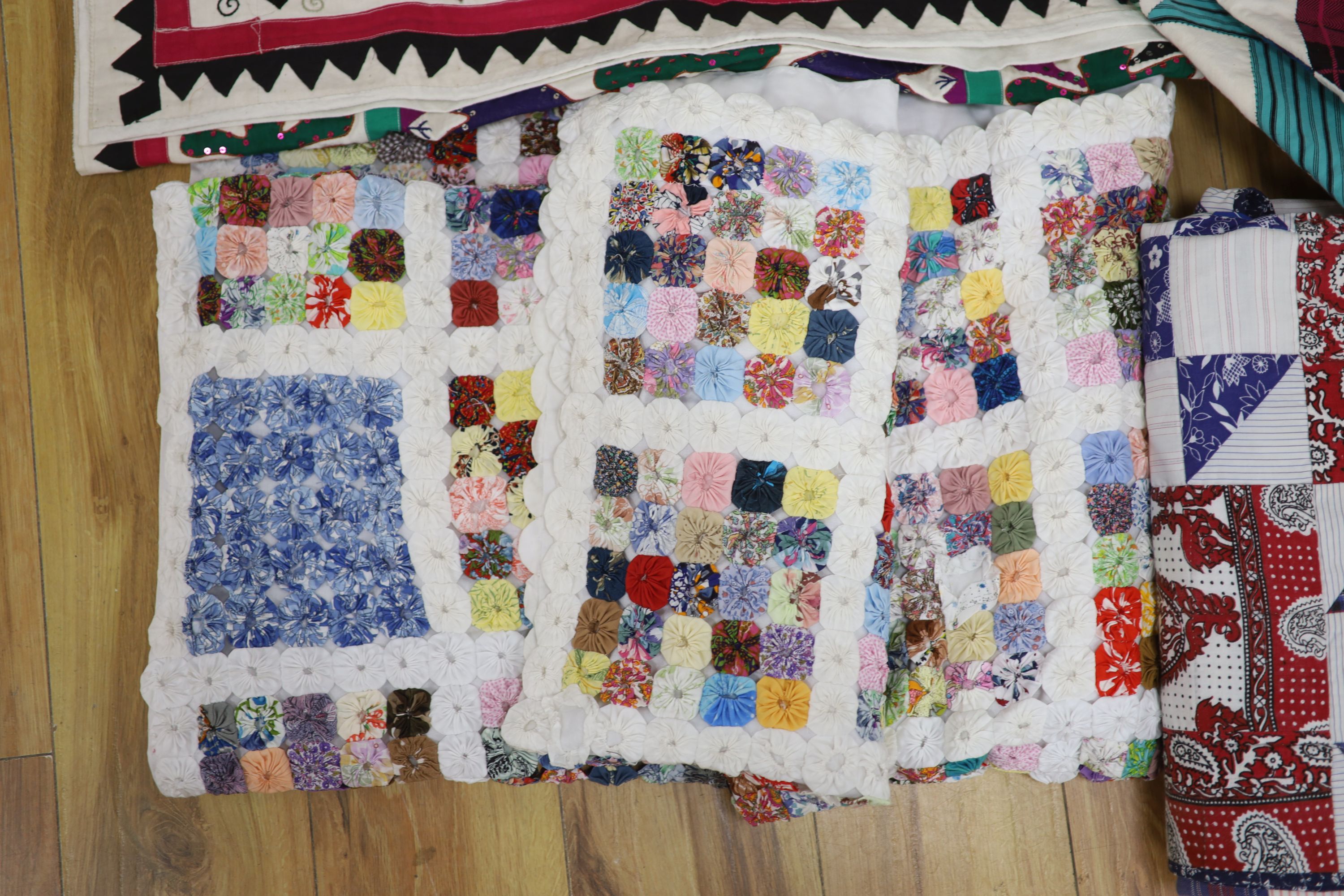 Four modern quilts - Image 2 of 5