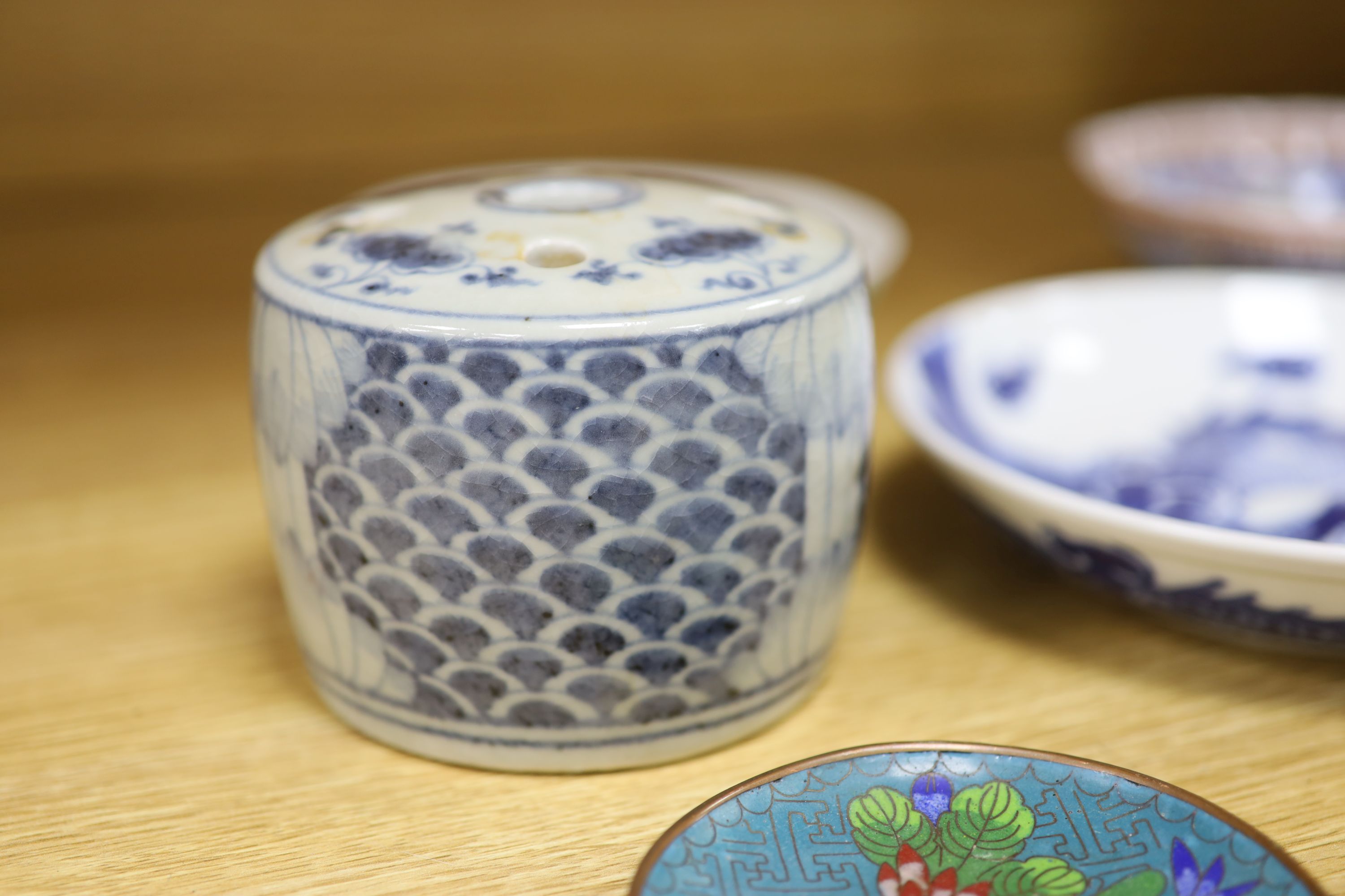 A quantity of Chinese and Japanese ceramics, including a blue and white 'dragon' dish, a Cantonese - Image 2 of 8