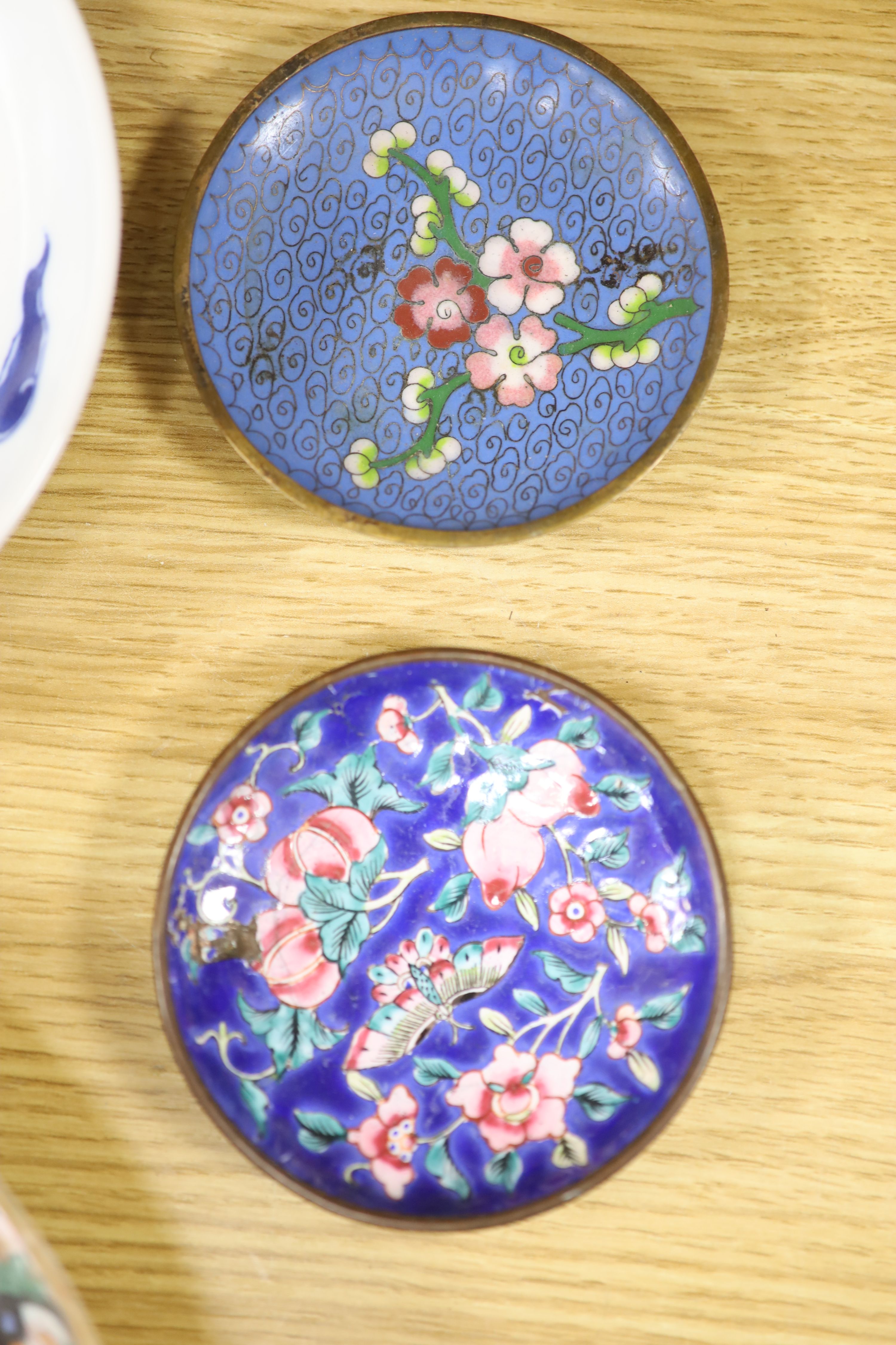 A quantity of Chinese and Japanese ceramics, including a blue and white 'dragon' dish, a Cantonese - Image 4 of 8