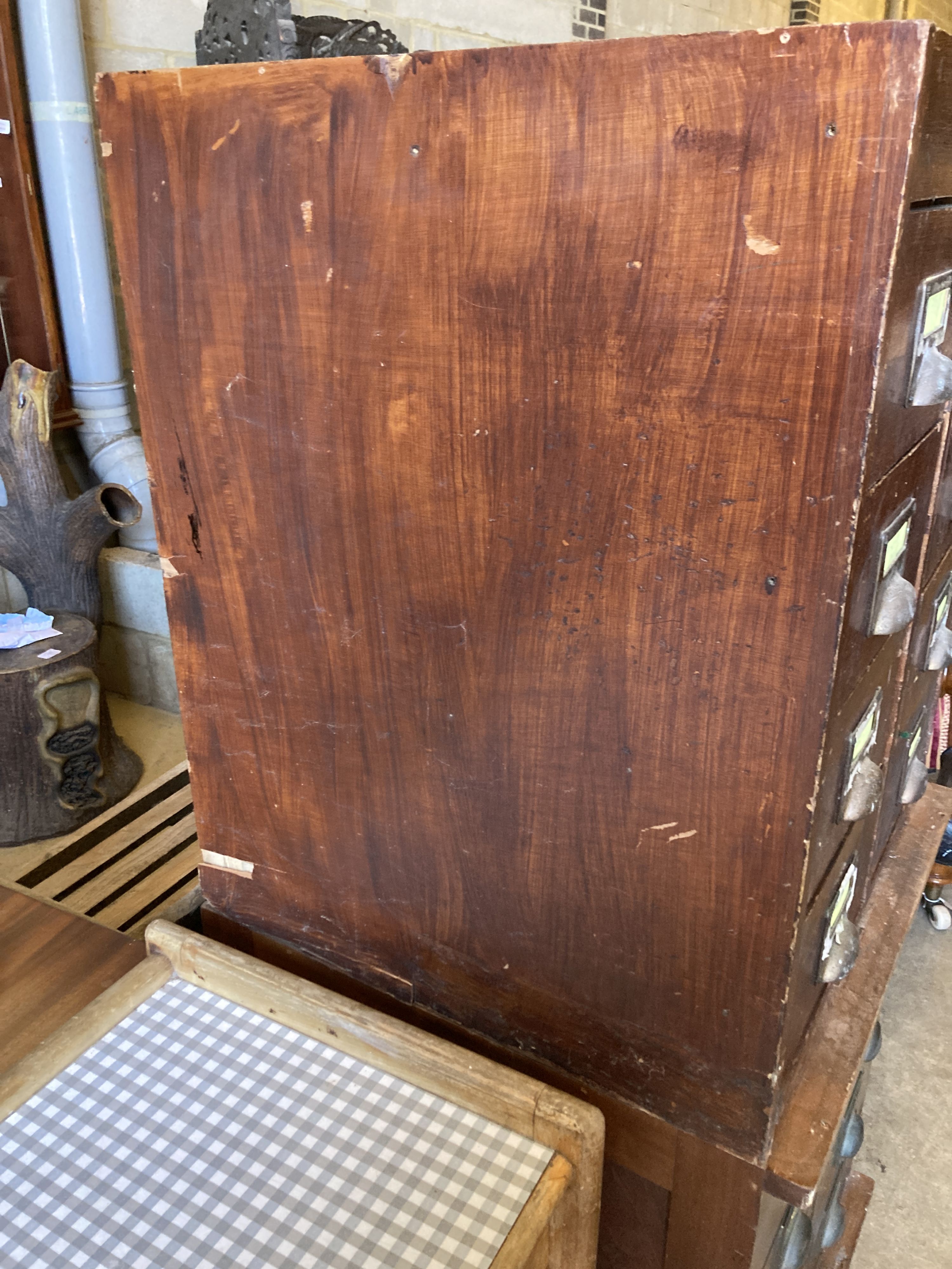 A pair of oak filing chests, width 61cm, depth 57cm, height 74cm - Image 2 of 6