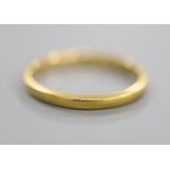 A 22ct gold wedding ring, size J/K, 1.9 grams.