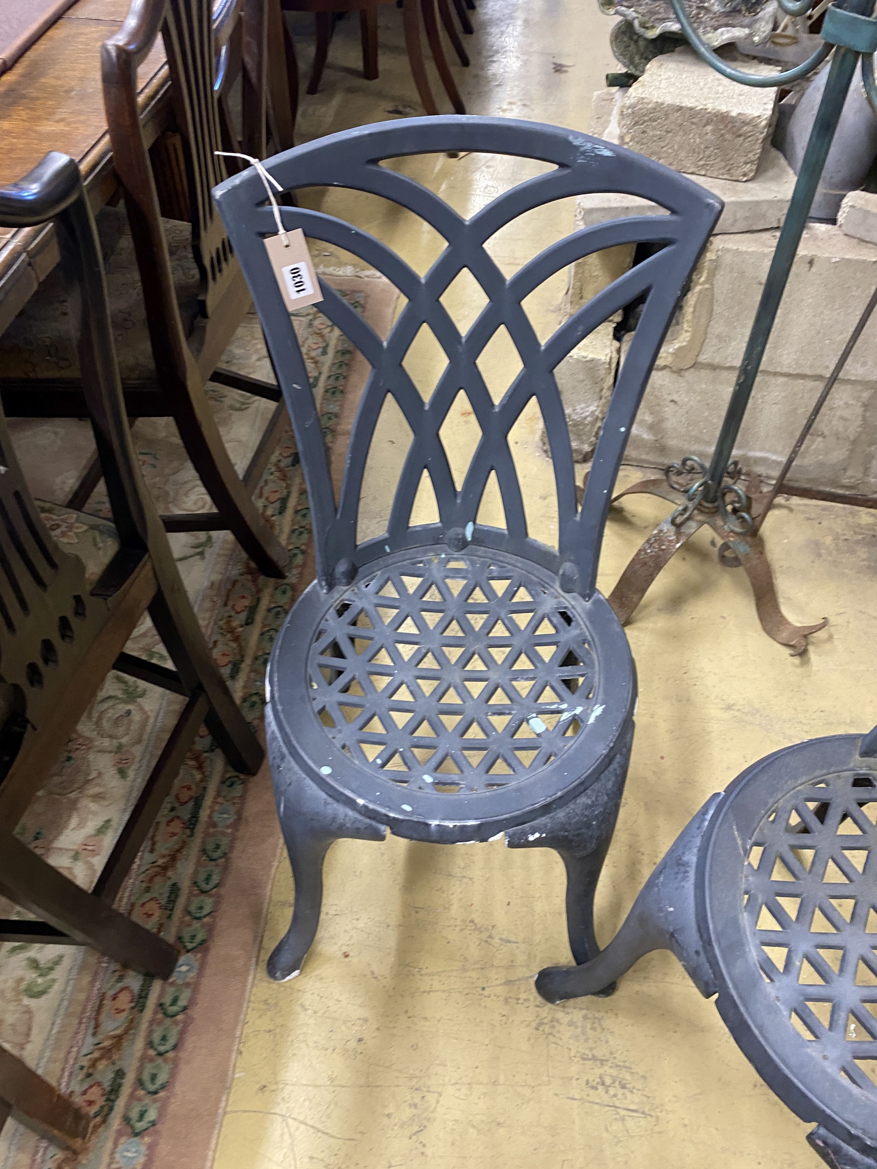 A circular painted aluminium garden table, 60cm diameter together with two garden chairs - Image 3 of 4