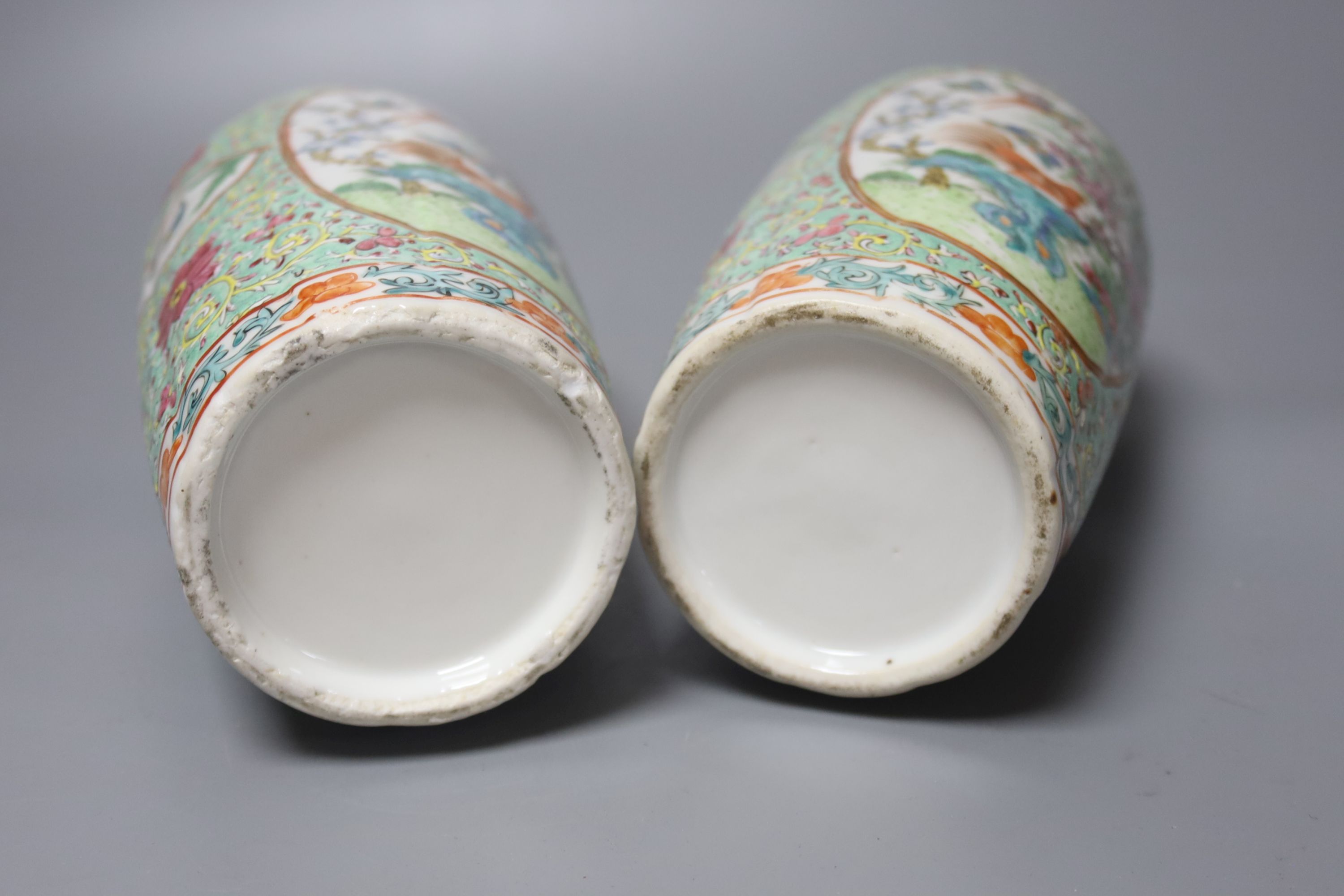 A pair of early 20th century Cantonese export famille rose vases, height 31cm, with a similar box - Image 5 of 5