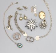 Assorted jewellery including a paste set starburst brooch.