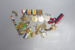 A quantity of assorted WWI and WWII medals