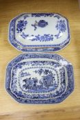 Three Chinese export blue and white meat dishes and a similar cover, Qianlong period, widest 33cm
